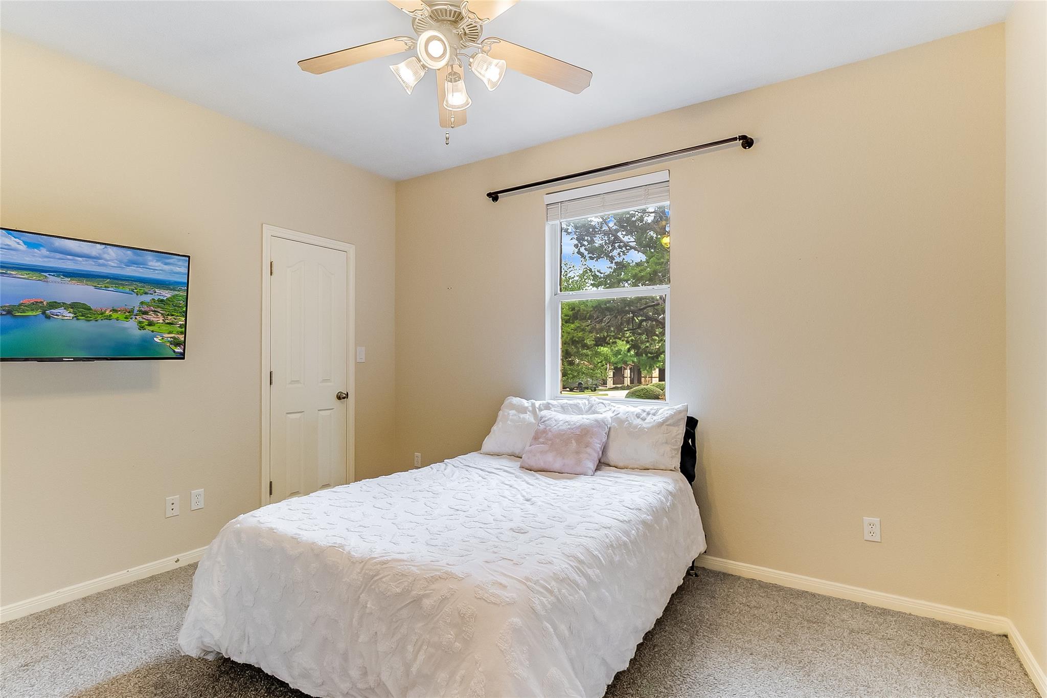 5232 Texas Bluebell Dr, Spicewood, TX 78669