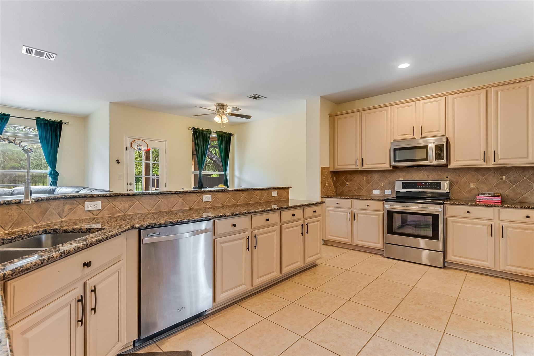 5232 Texas Bluebell Dr, Spicewood, TX 78669
