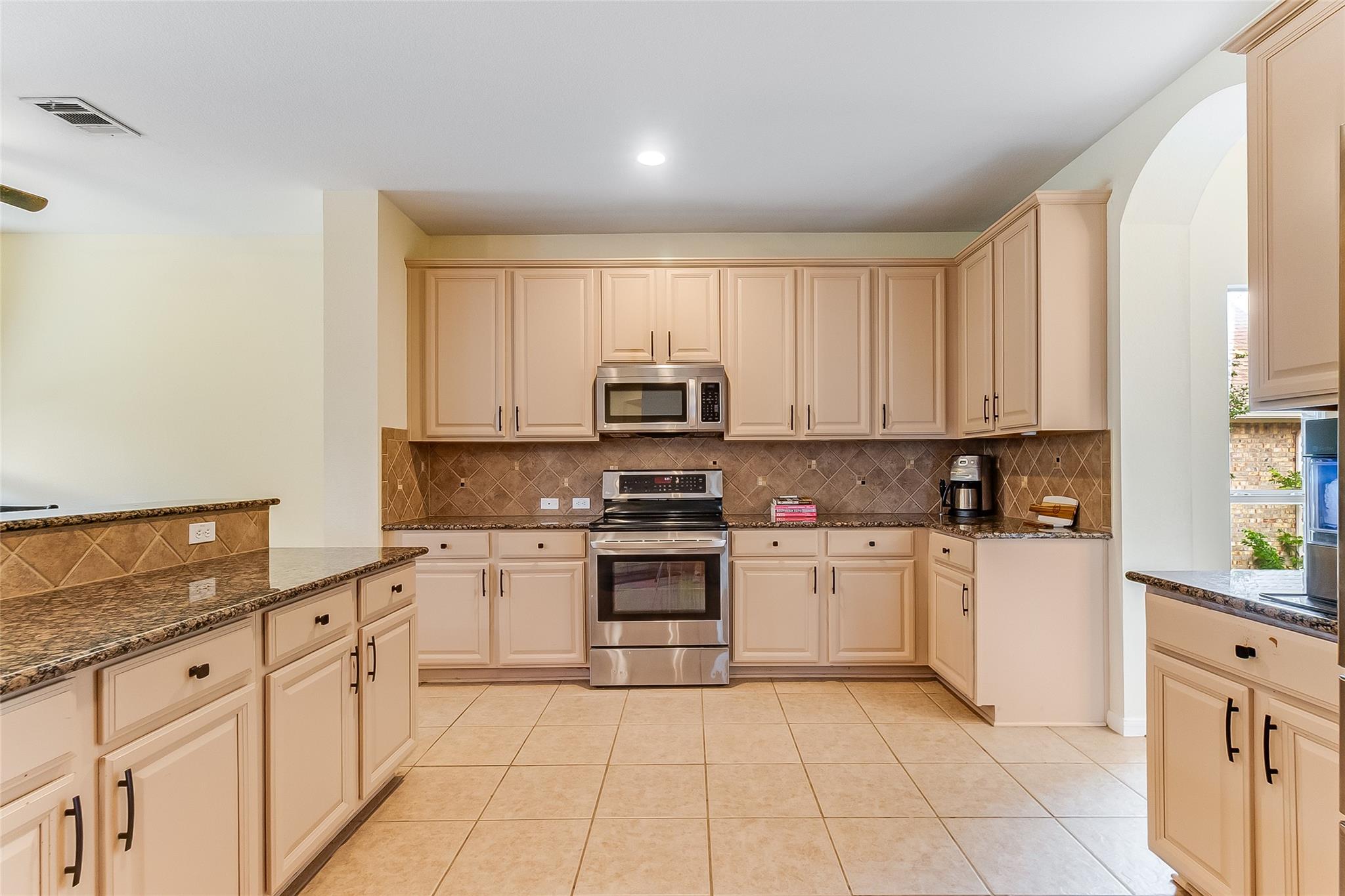 5232 Texas Bluebell Dr, Spicewood, TX 78669