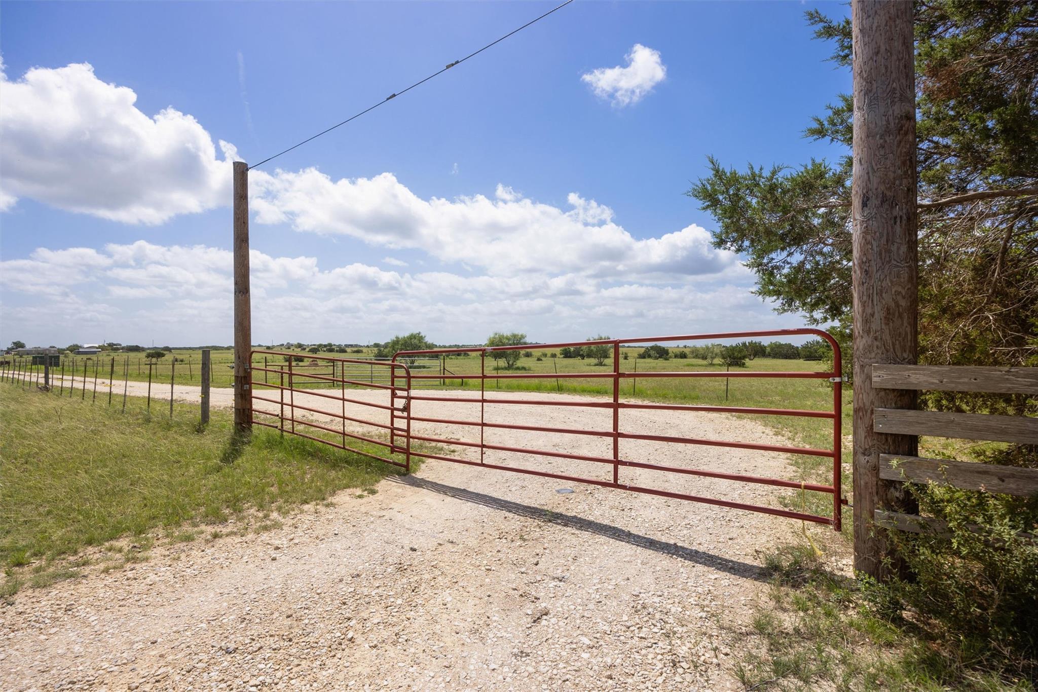 2481 County Road 224, Florence, TX 76527
