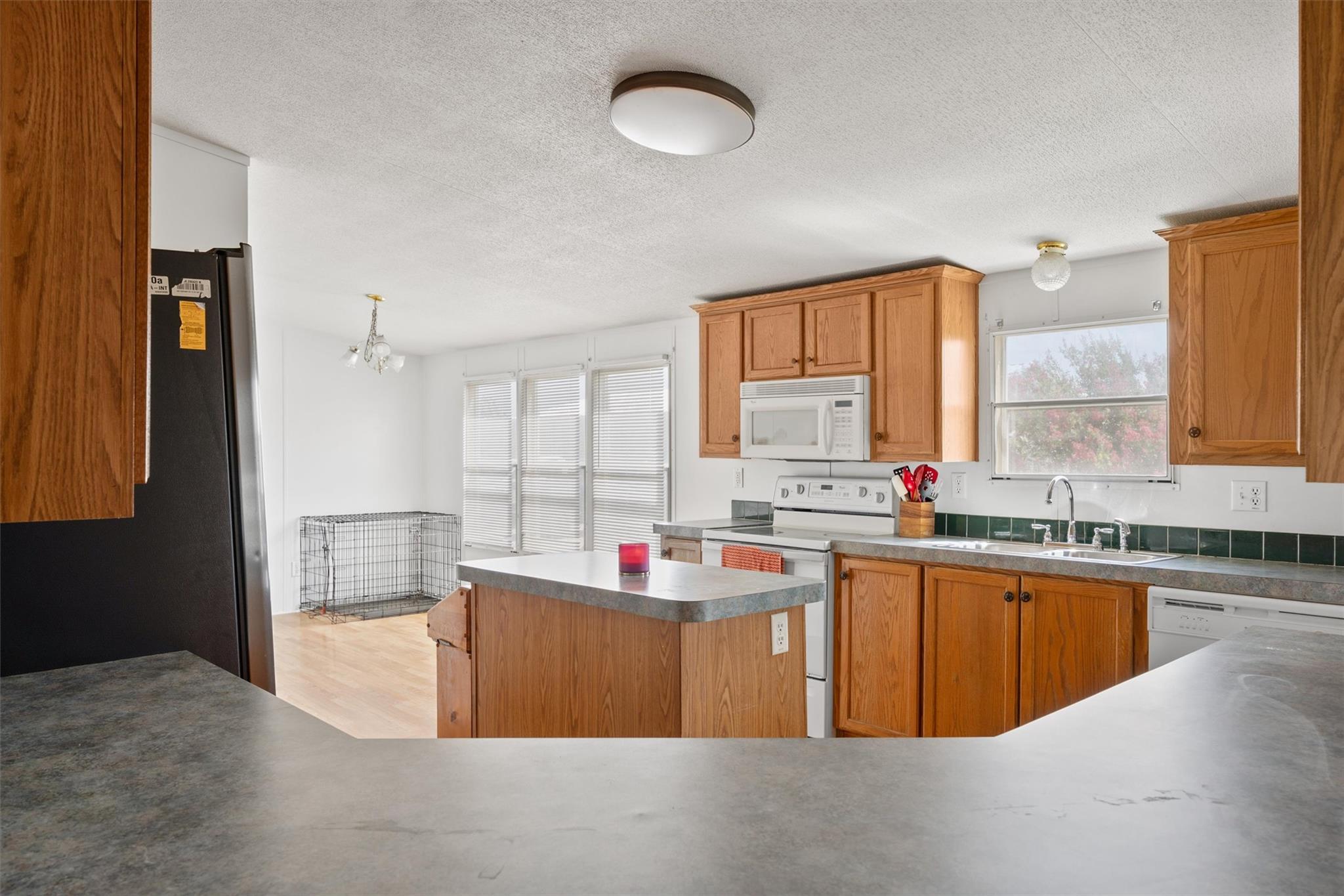 2481 County Road 224, Florence, TX 76527