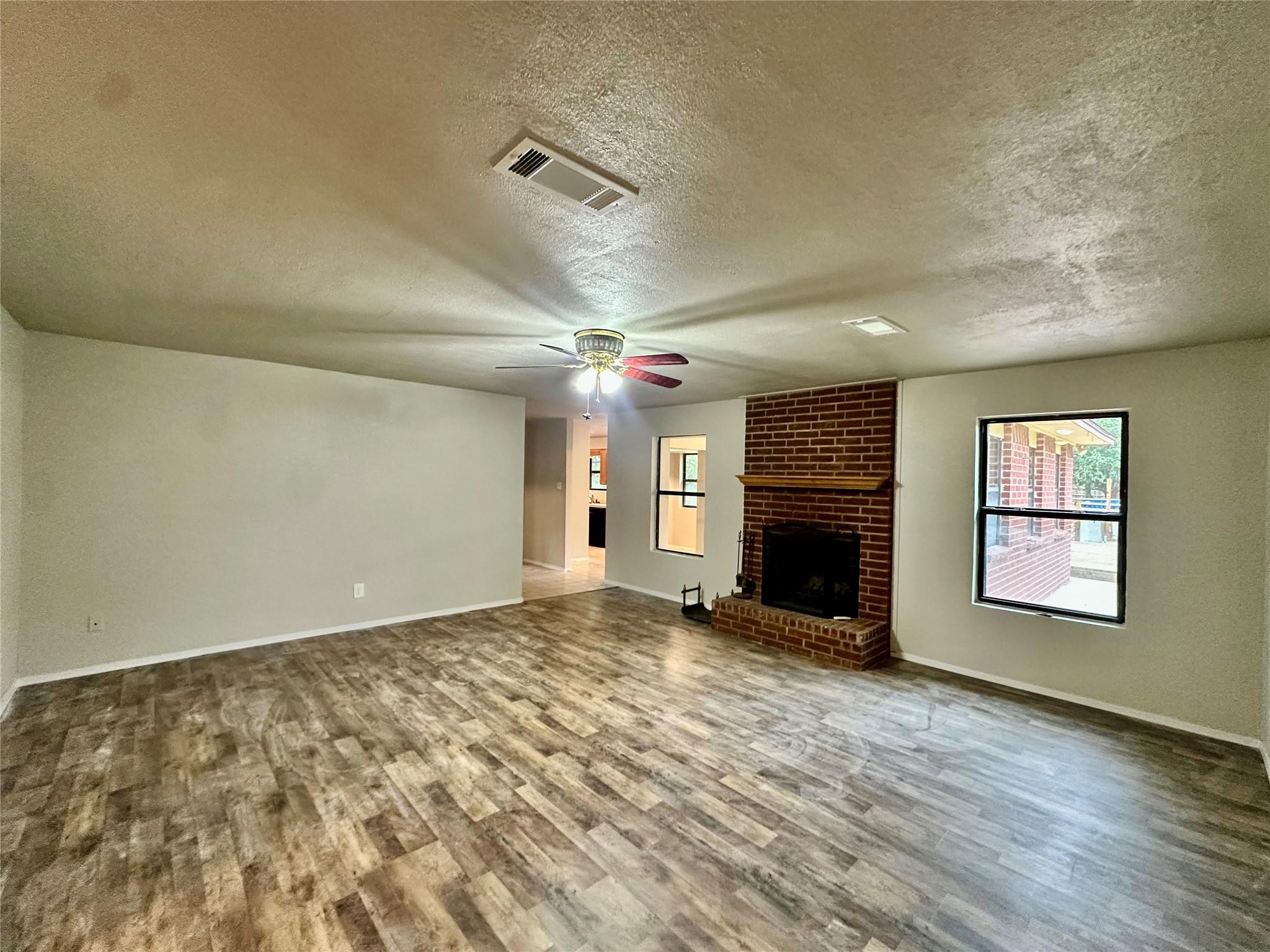 677 County Road 3081 Ctr, Lampasas, TX 76550