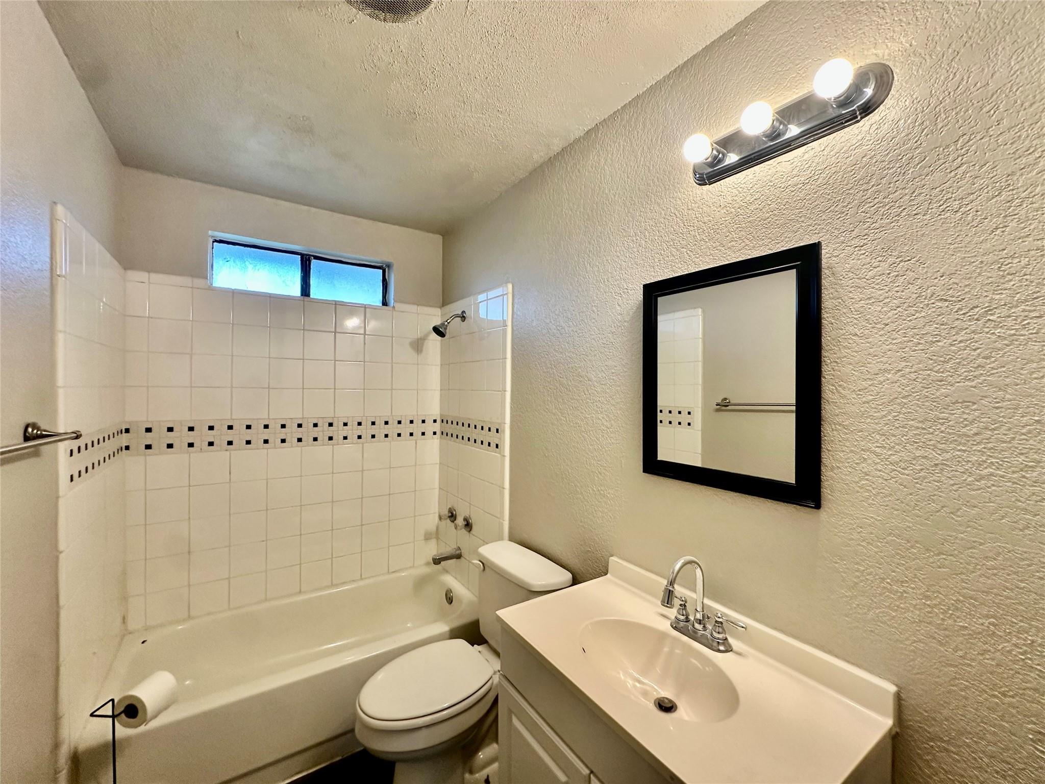 677 County Road 3081 Ctr, Lampasas, TX 76550