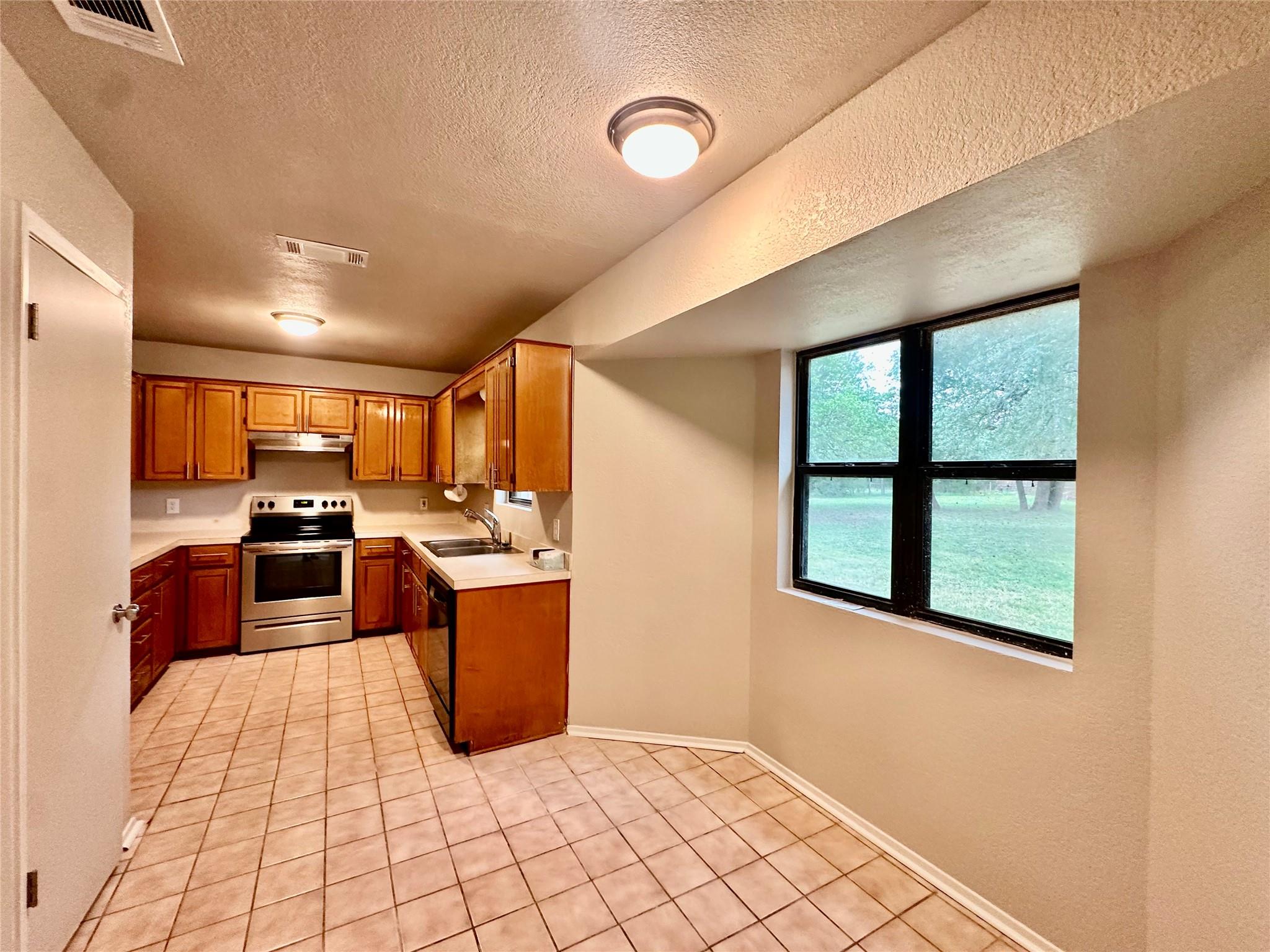 677 County Road 3081 Ctr, Lampasas, TX 76550