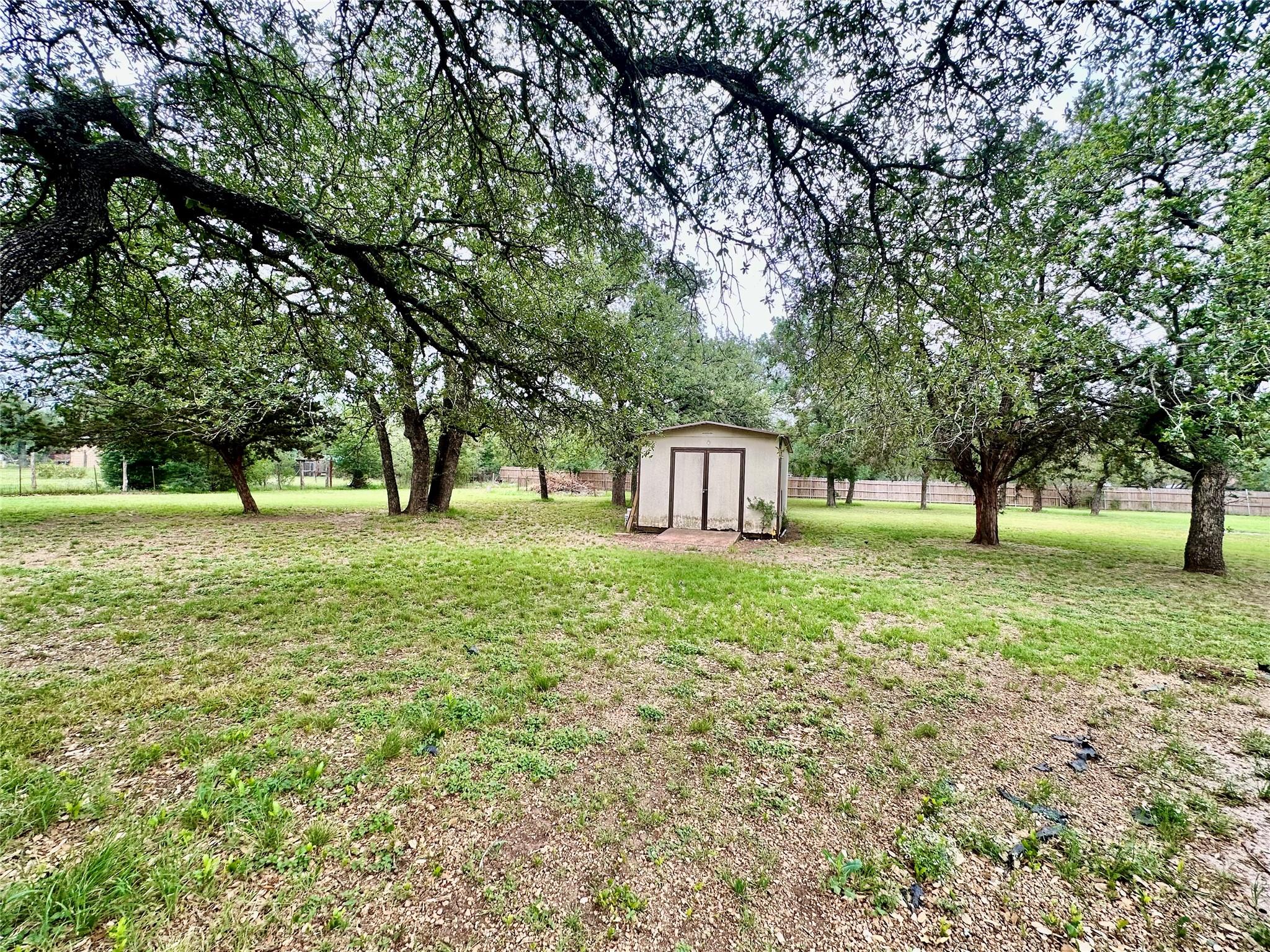 677 County Road 3081 Ctr, Lampasas, TX 76550