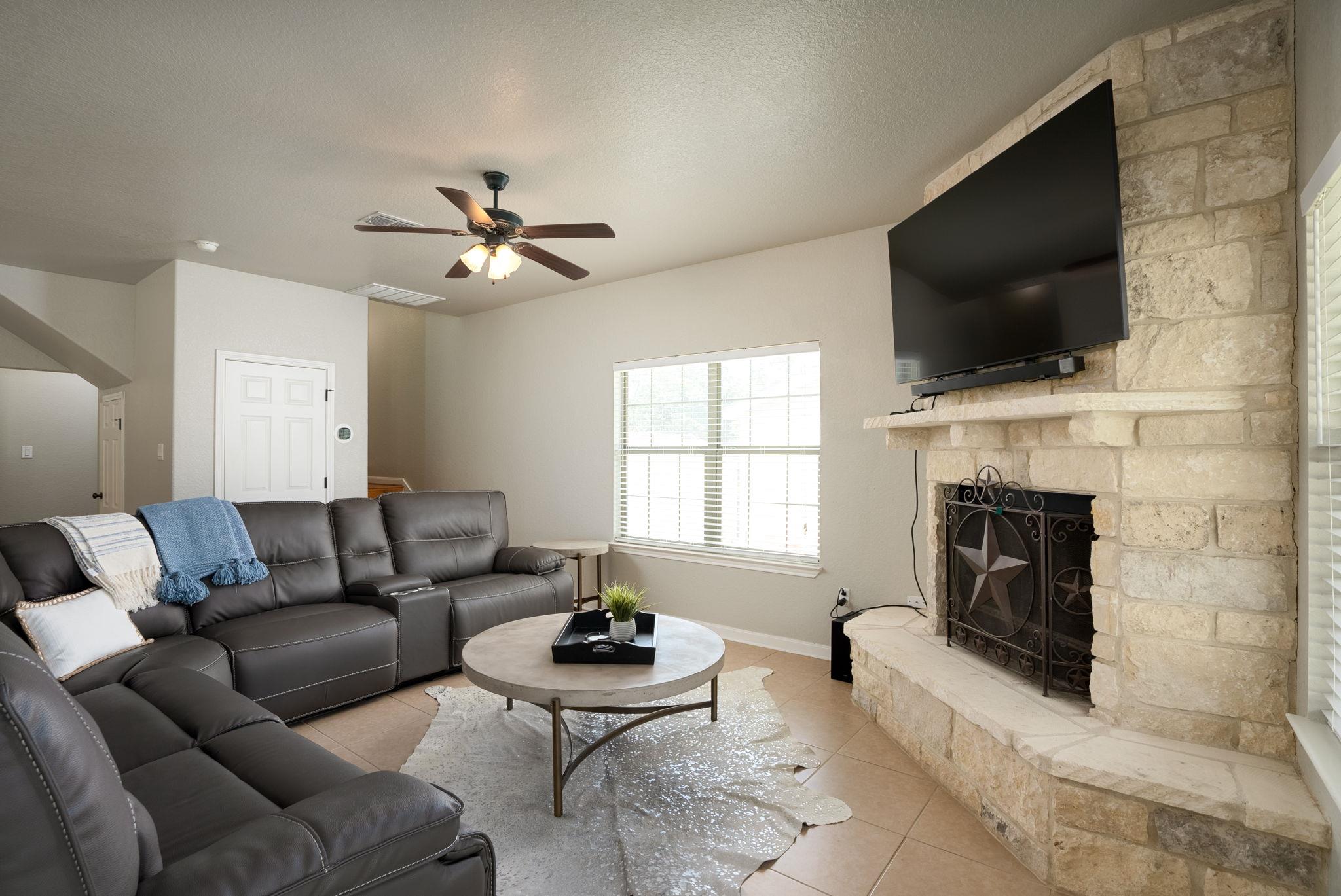 1526 Bonnyview Dr, Canyon Lake, TX 78133