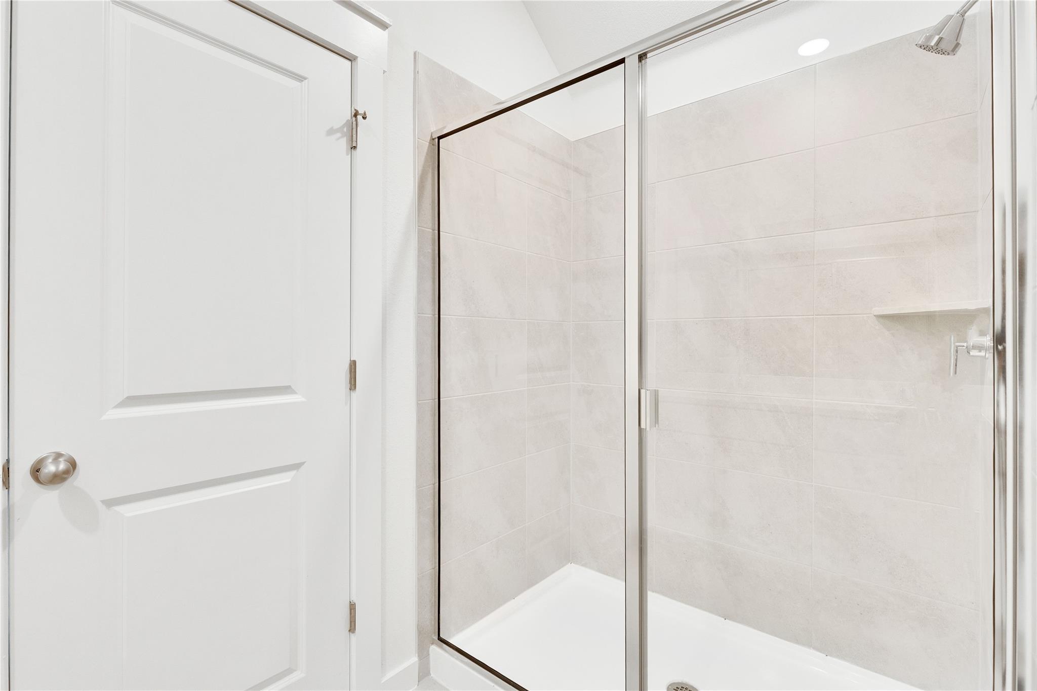 105 Old Silver Dr, Jarrell, TX 76537