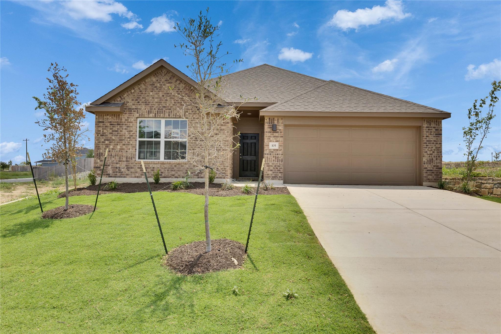 105 Old Silver Dr, Jarrell, TX 76537