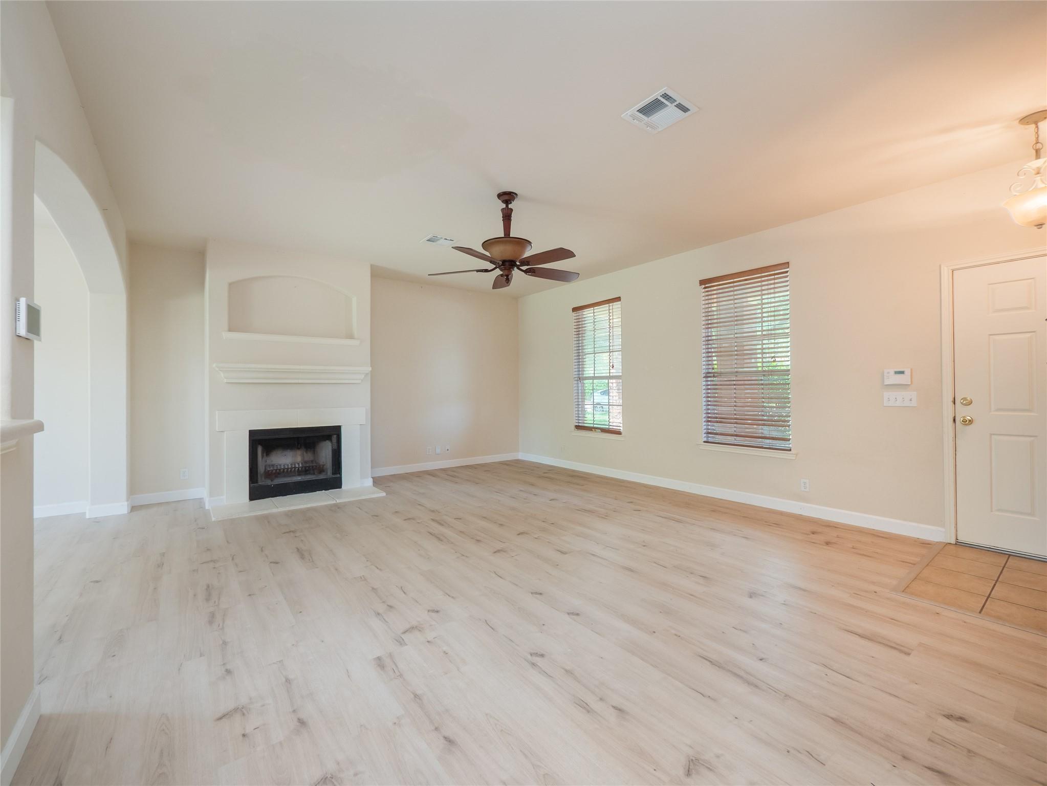 1010 Barclay Dr, Leander, TX 78641