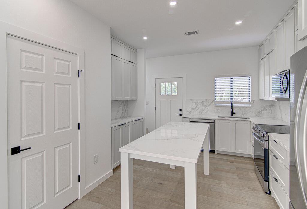 2530 Steck Ave, Austin, TX 78757