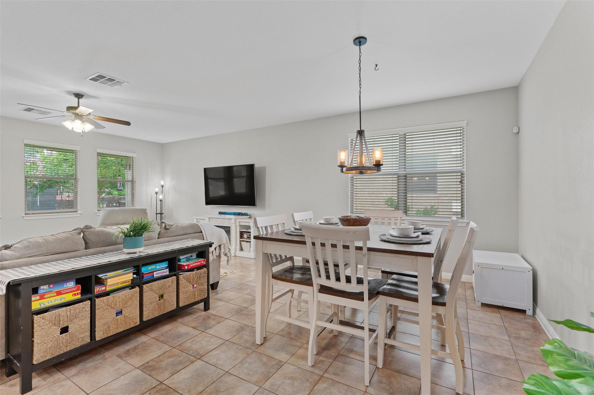 1017 Sussex Way, Round Rock, TX 78665