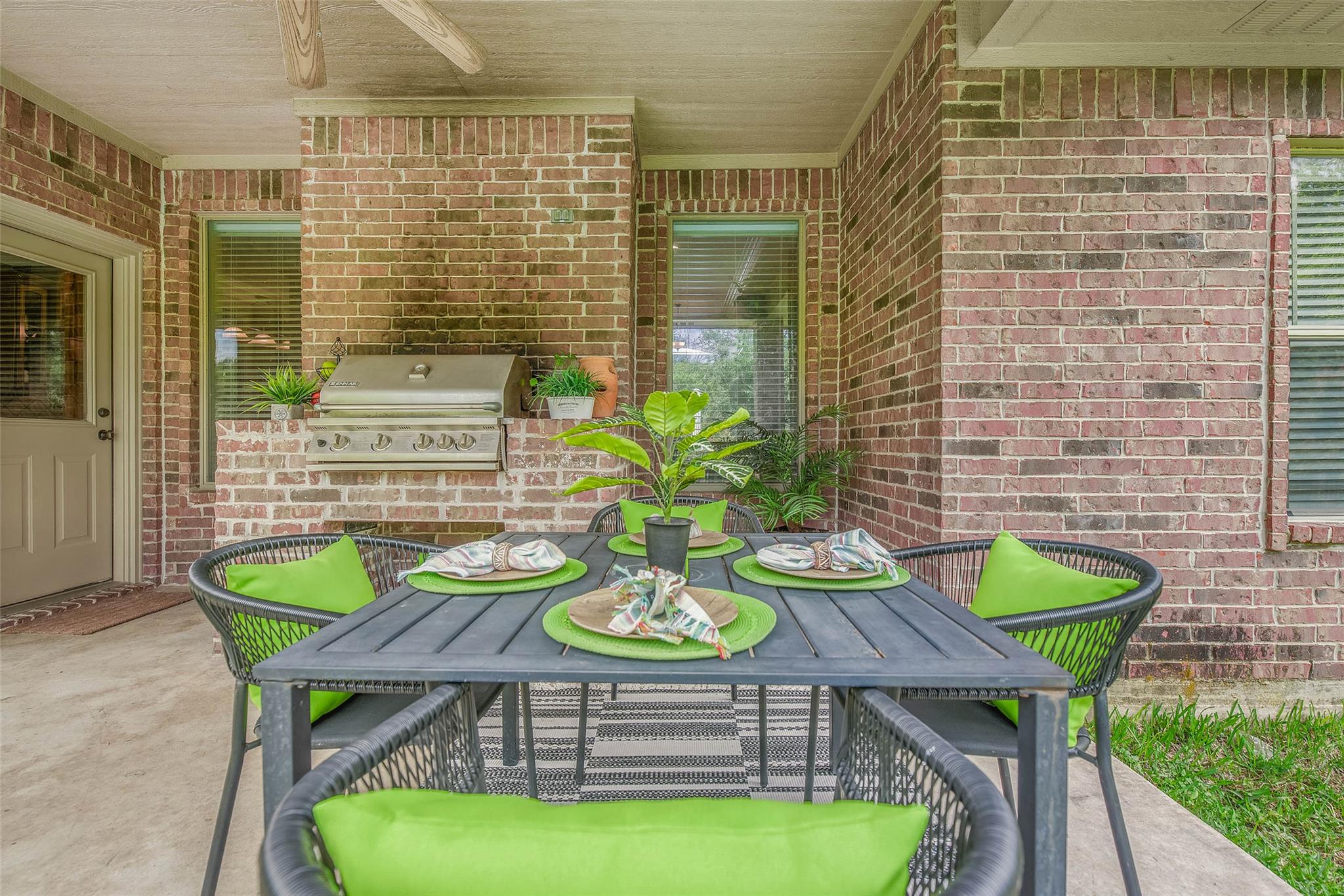 2707 Colony Creek Dr, Bryan, TX 77808