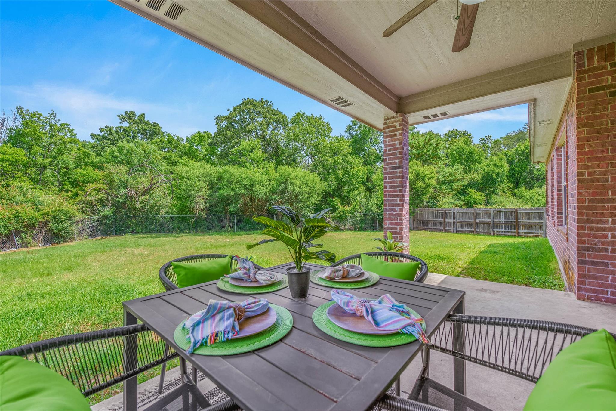 2707 Colony Creek Dr, Bryan, TX 77808