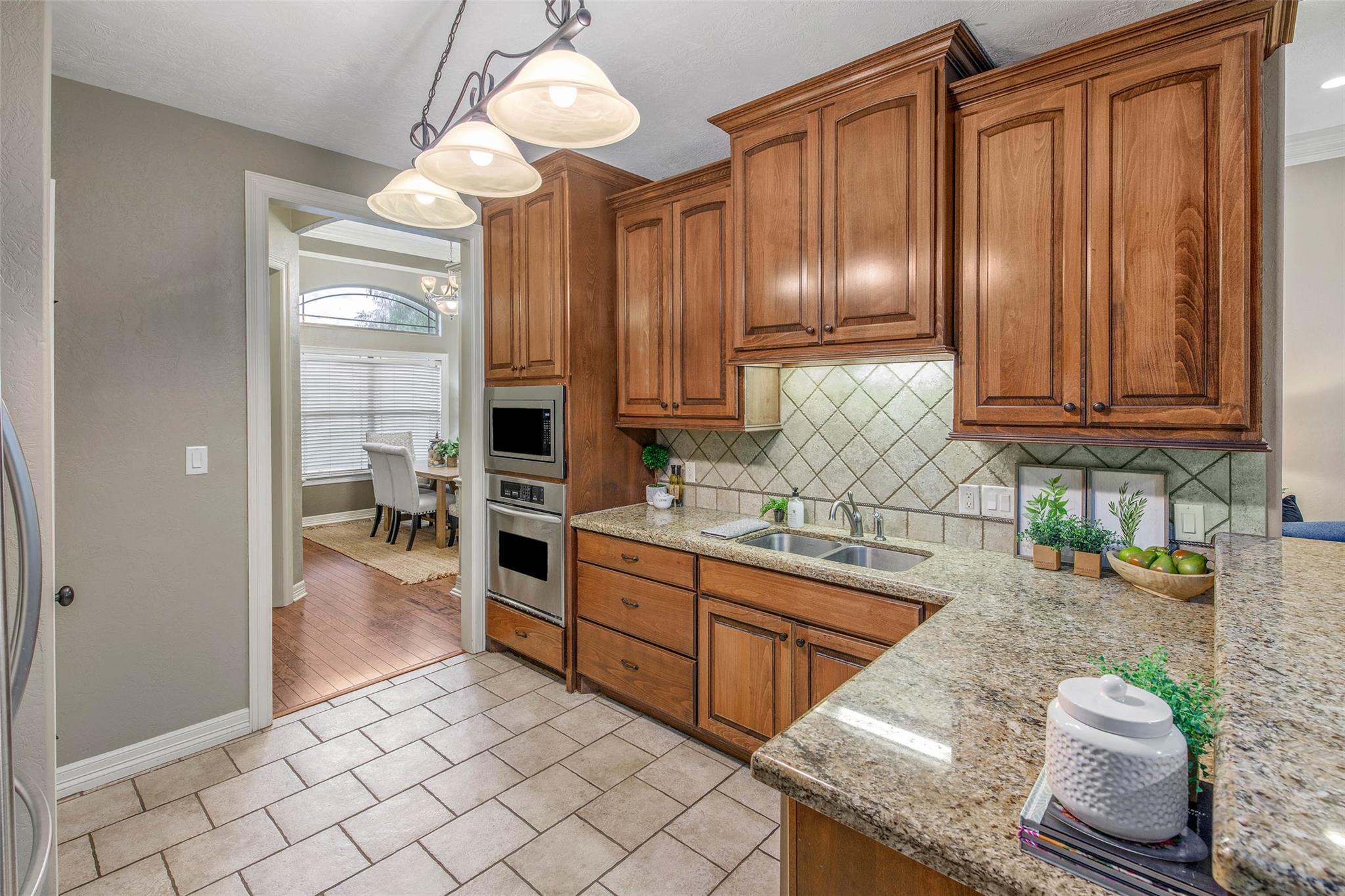 2707 Colony Creek Dr, Bryan, TX 77808