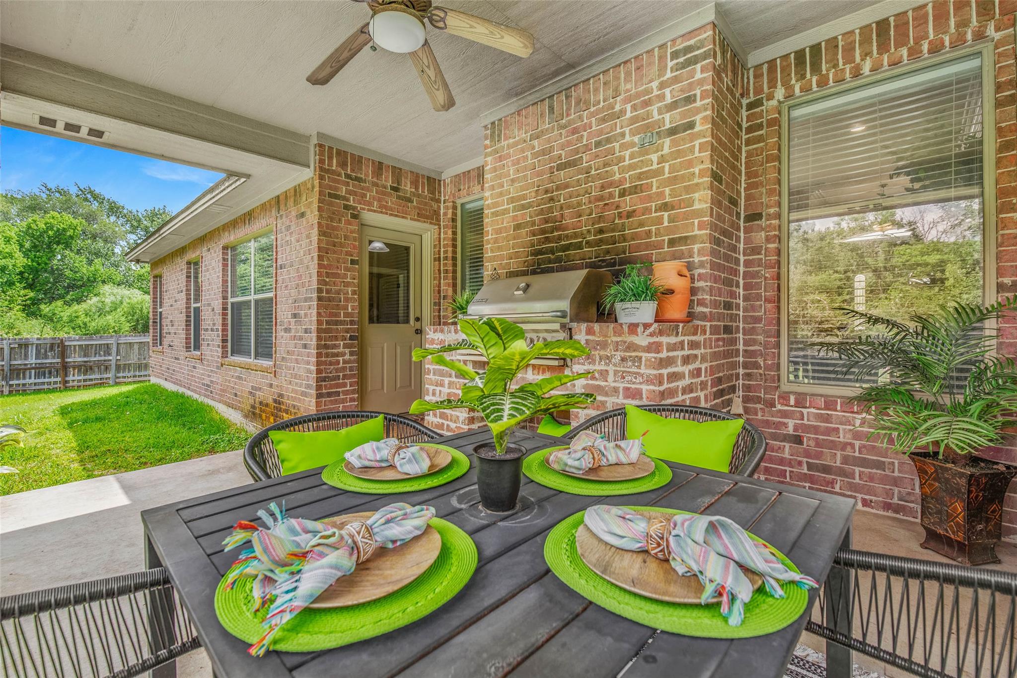 2707 Colony Creek Dr, Bryan, TX 77808