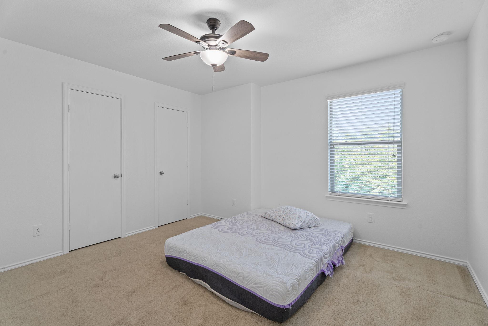 1109 Hyde Park Dr, Round Rock, TX 78665