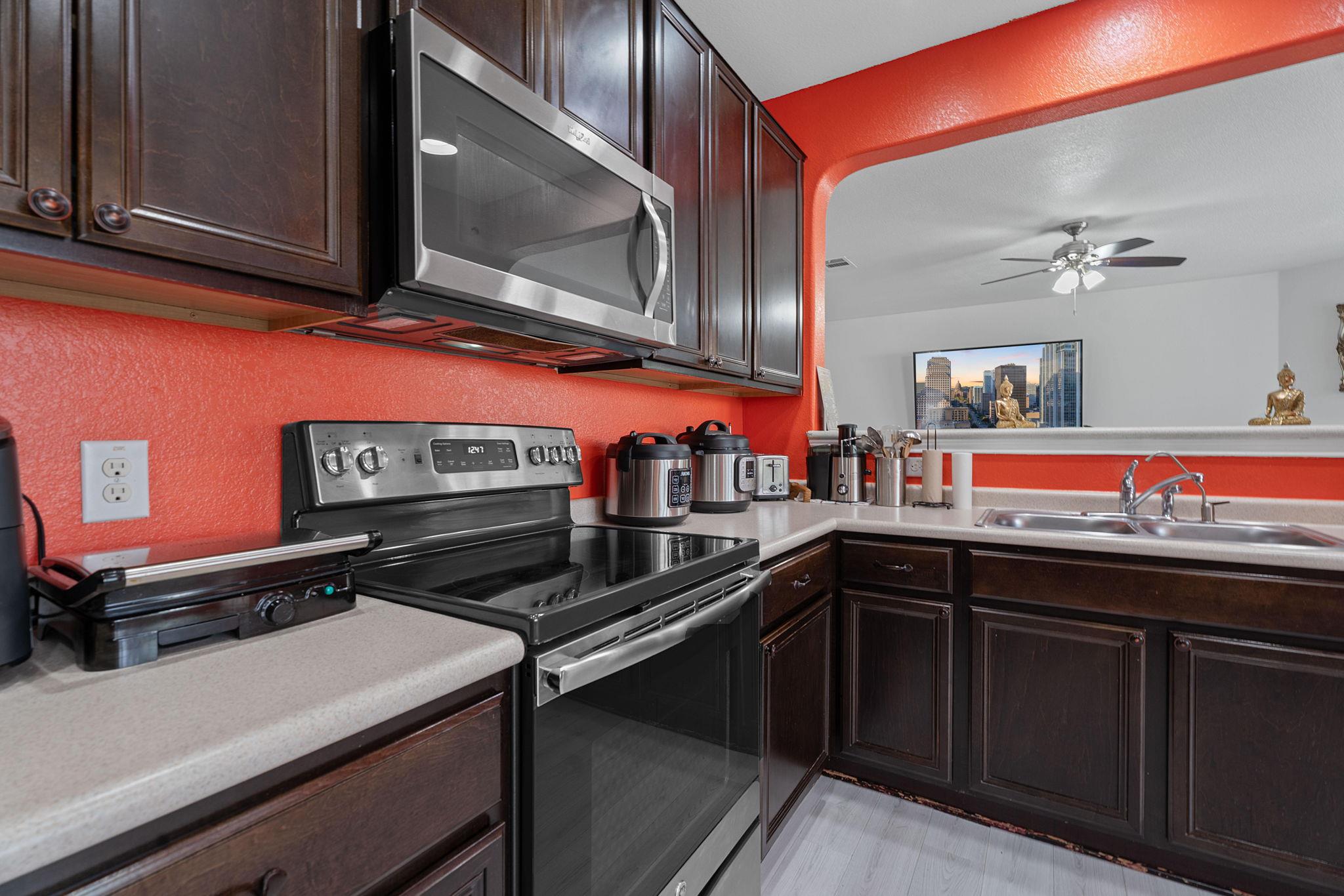 1109 Hyde Park Dr, Round Rock, TX 78665