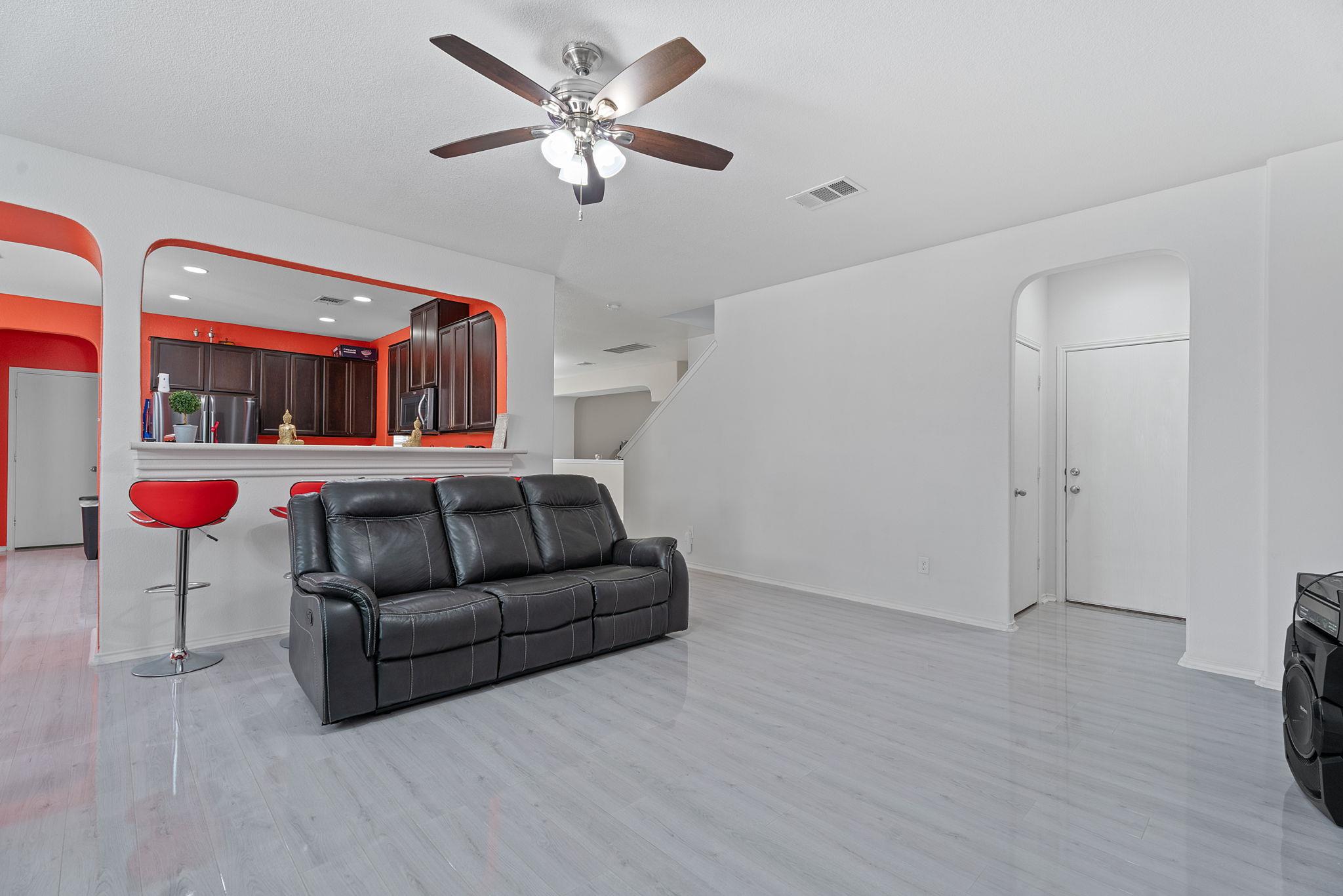 1109 Hyde Park Dr, Round Rock, TX 78665