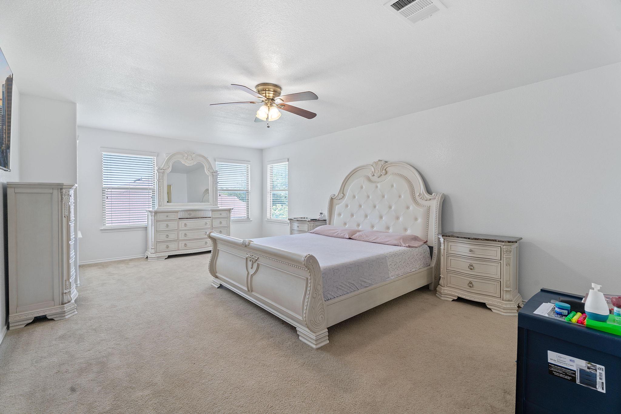 1109 Hyde Park Dr, Round Rock, TX 78665