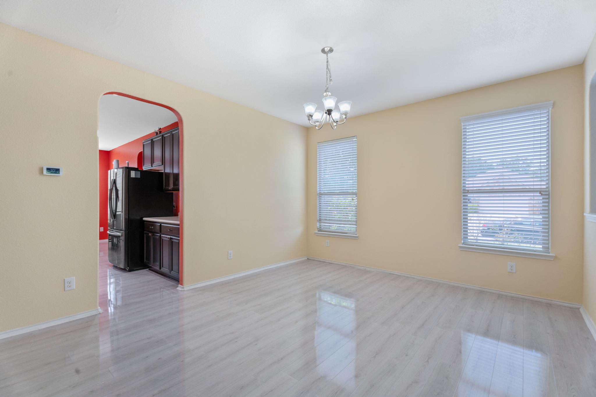 1109 Hyde Park Dr, Round Rock, TX 78665