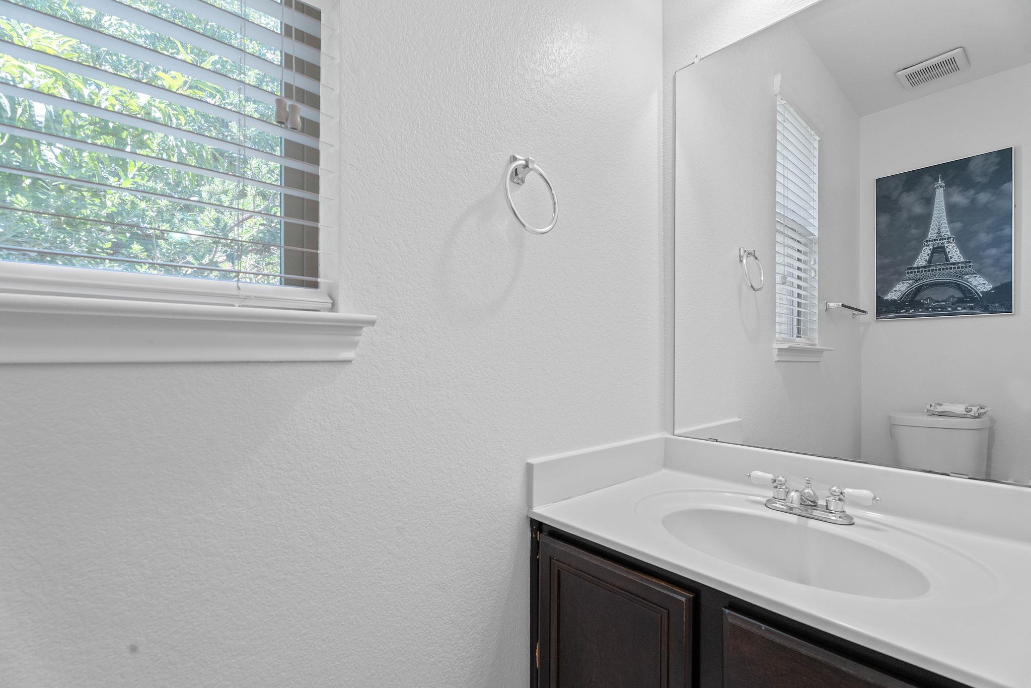 1109 Hyde Park Dr, Round Rock, TX 78665