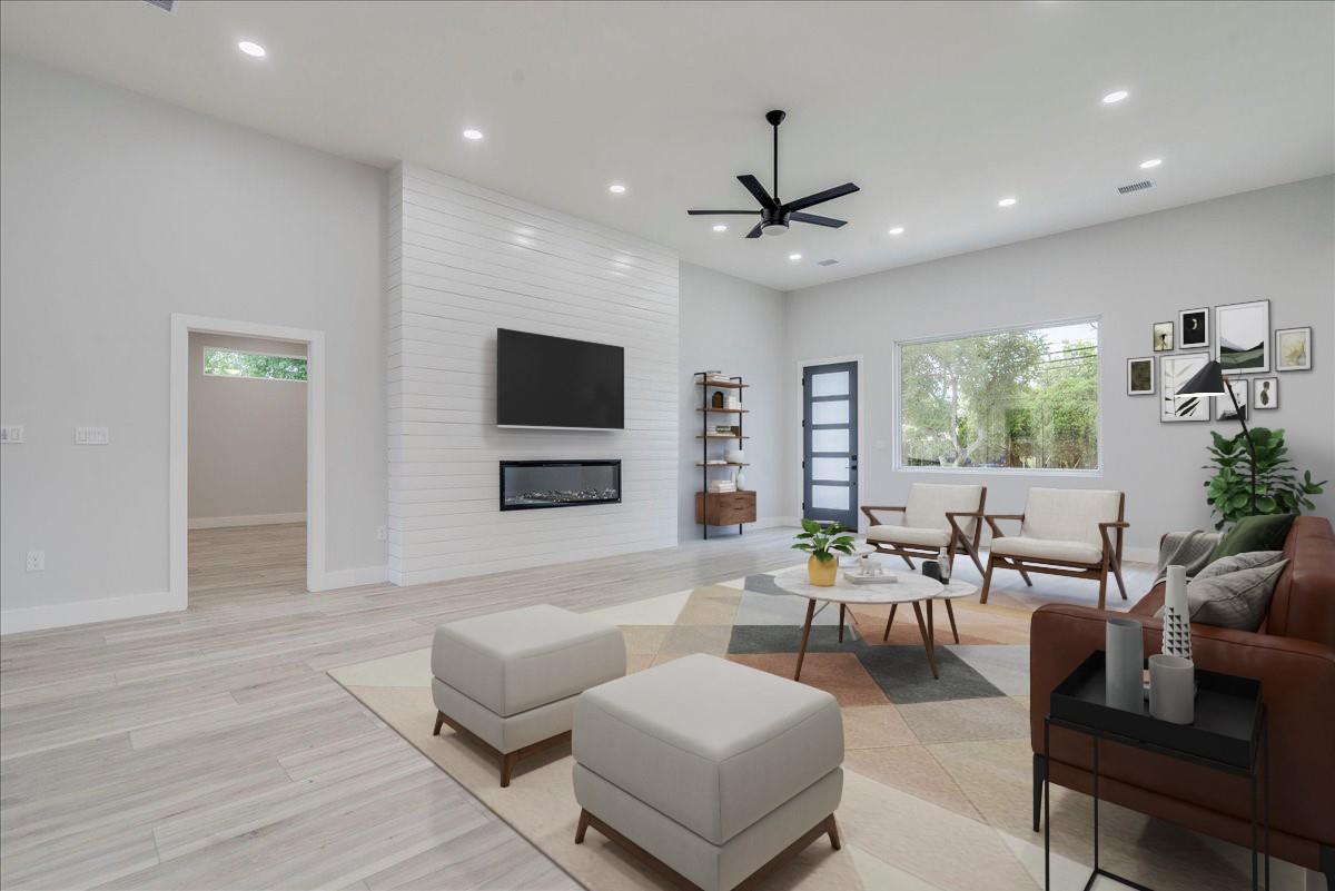 1215 Howard St, Taylor, TX 76574