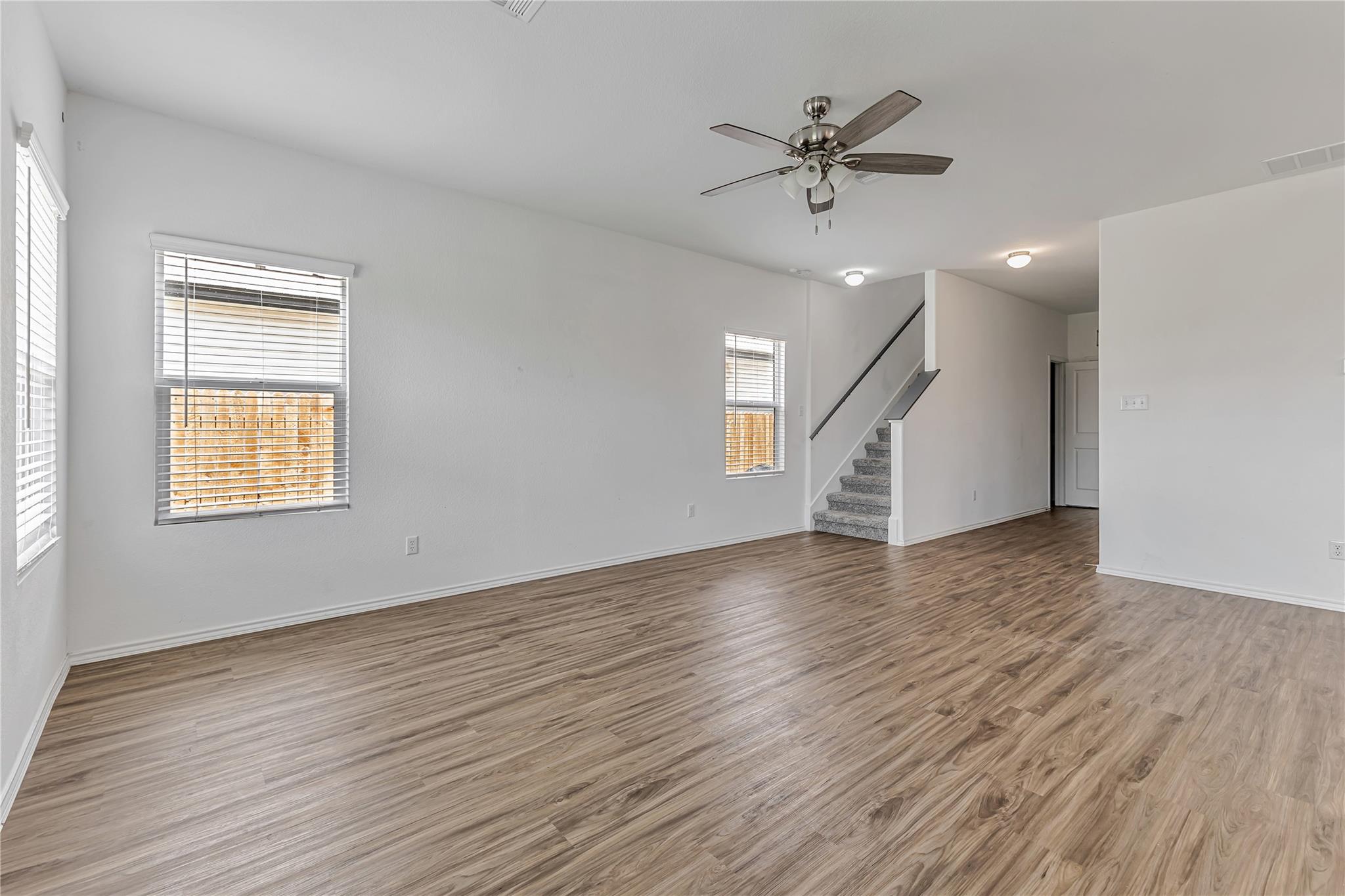 312 Bronco Billy Dr, Jarrell, TX 76537