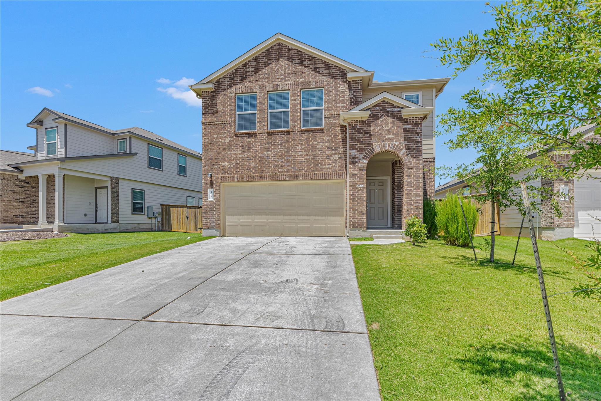 312 Bronco Billy Dr, Jarrell, TX 76537
