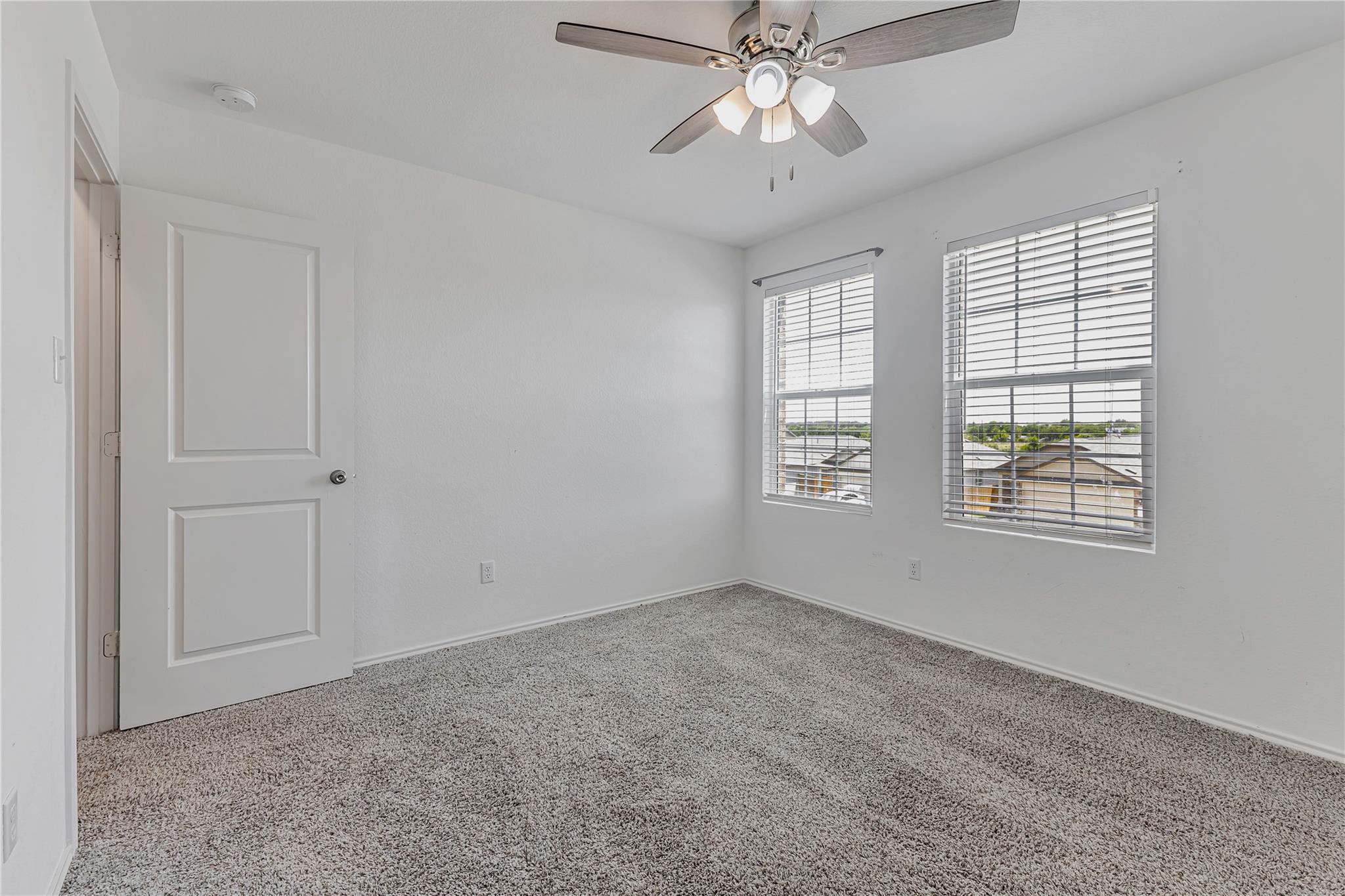 312 Bronco Billy Dr, Jarrell, TX 76537