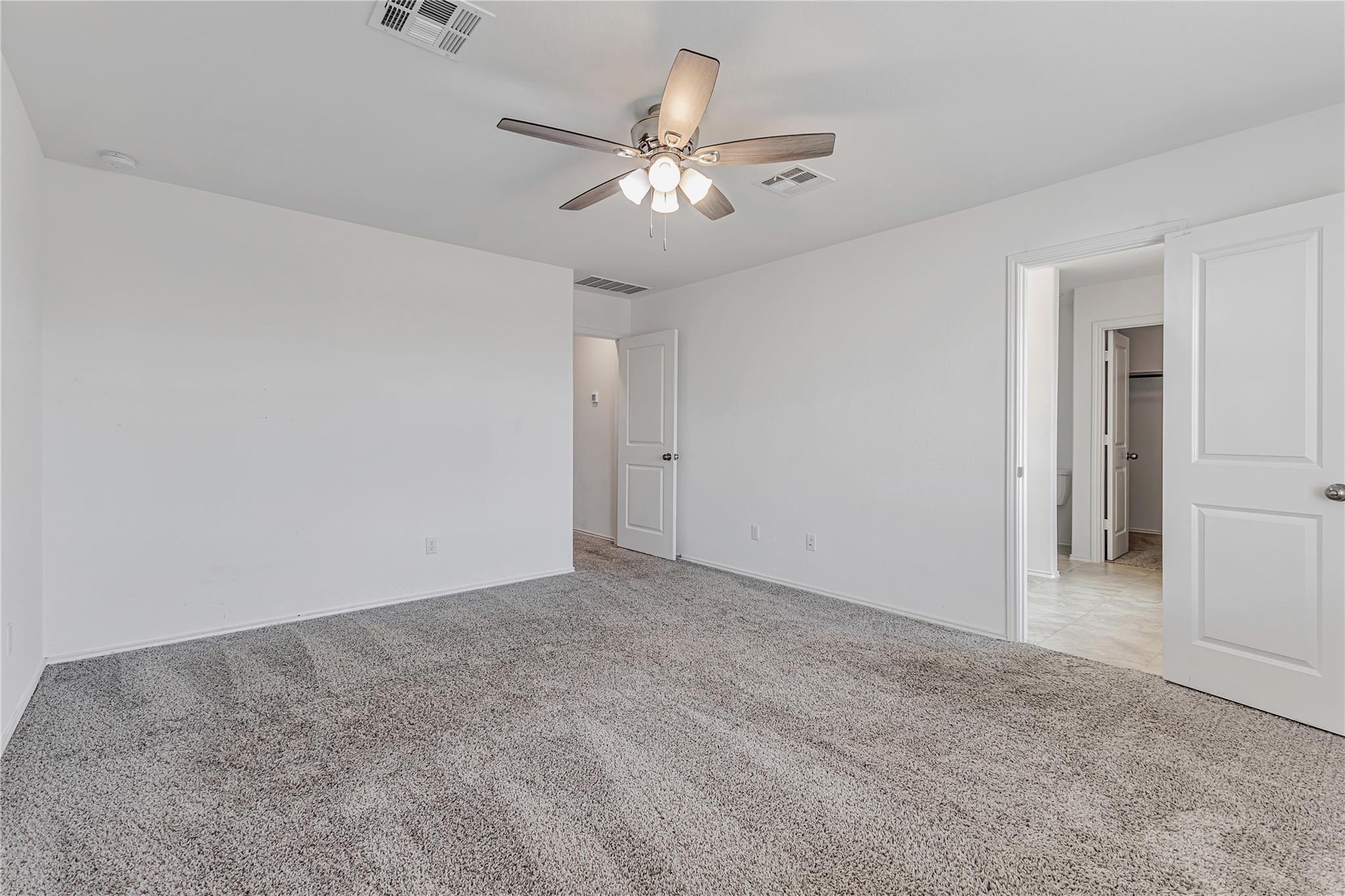 312 Bronco Billy Dr, Jarrell, TX 76537