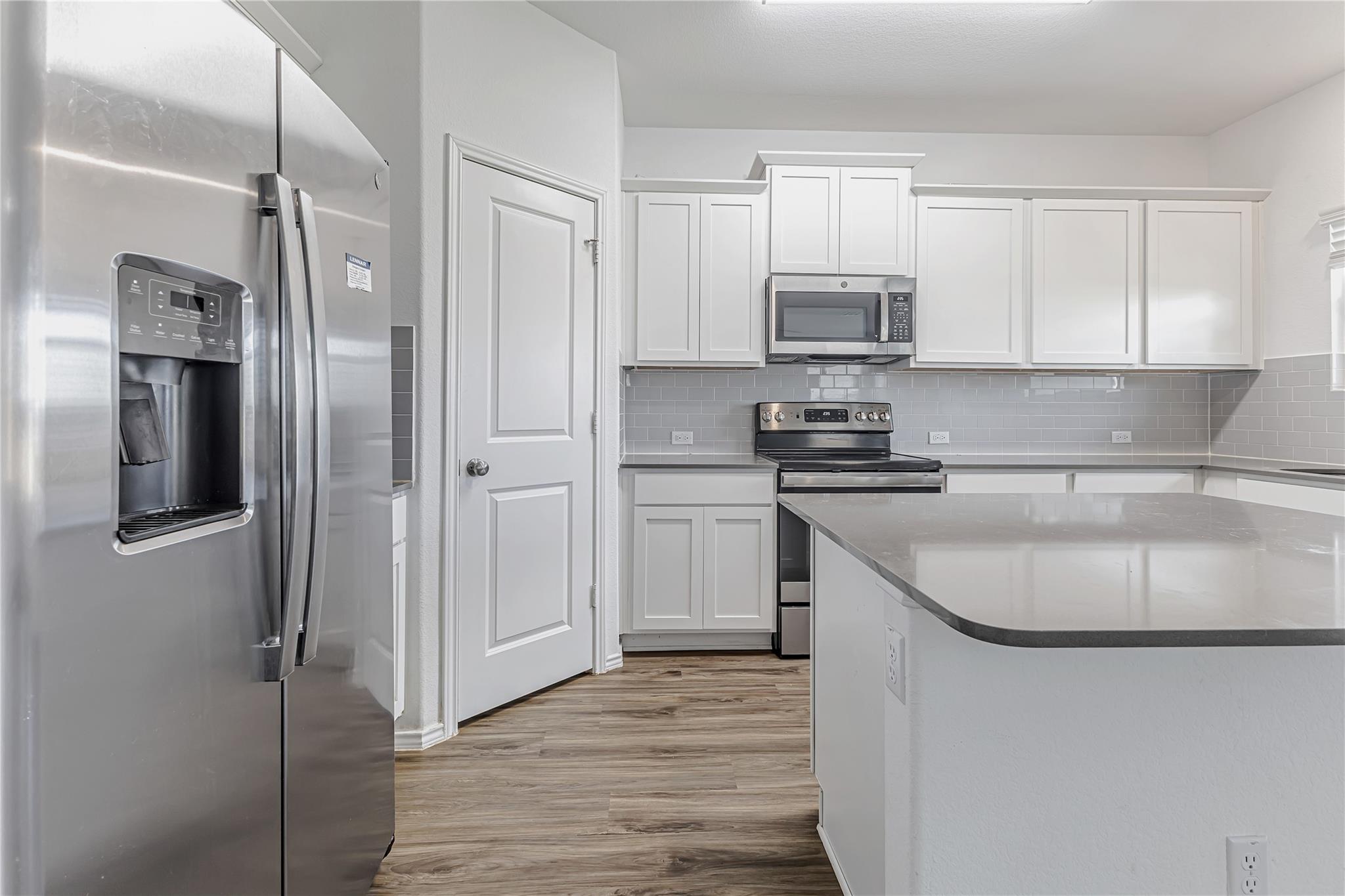 312 Bronco Billy Dr, Jarrell, TX 76537