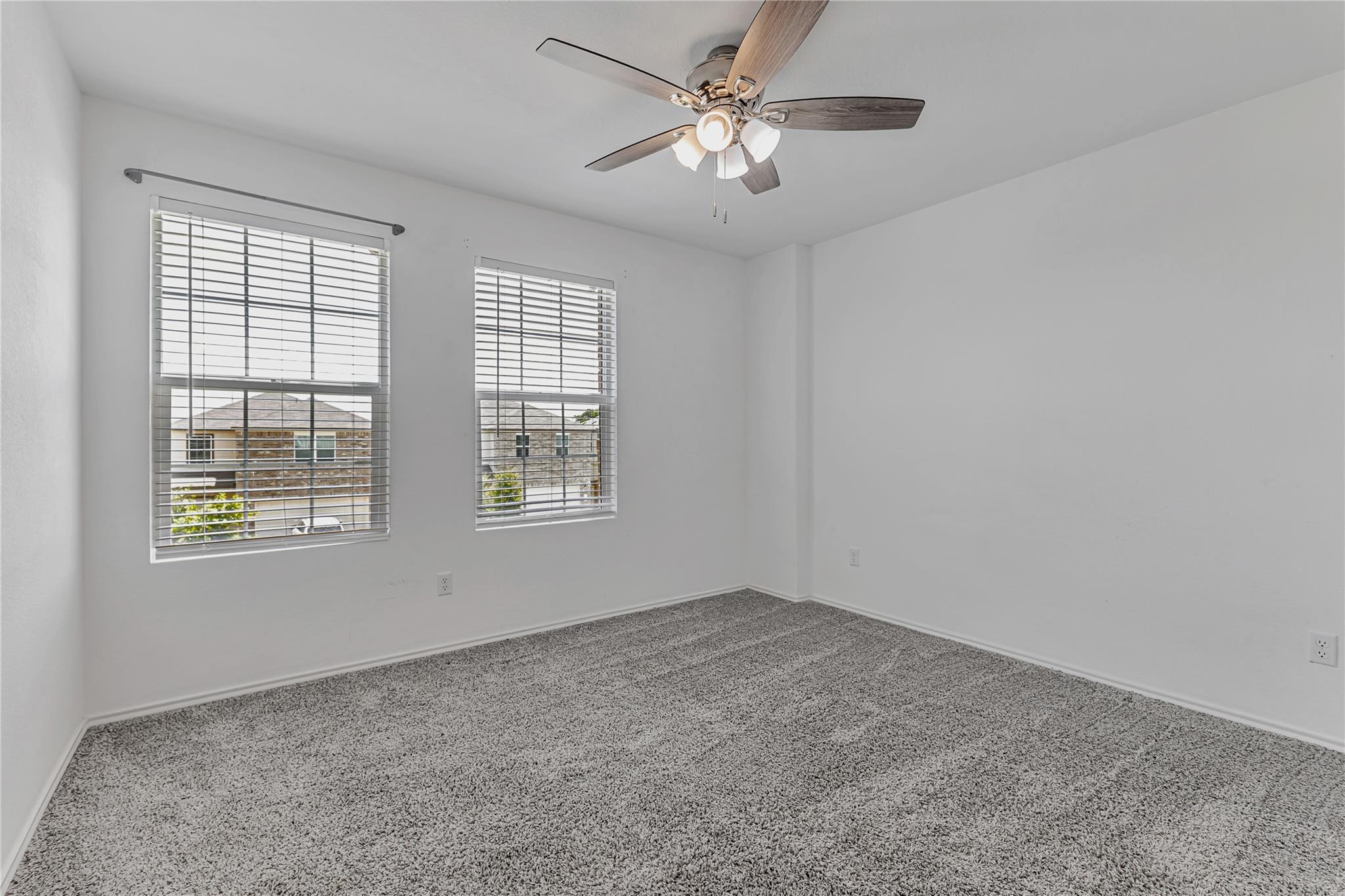 312 Bronco Billy Dr, Jarrell, TX 76537