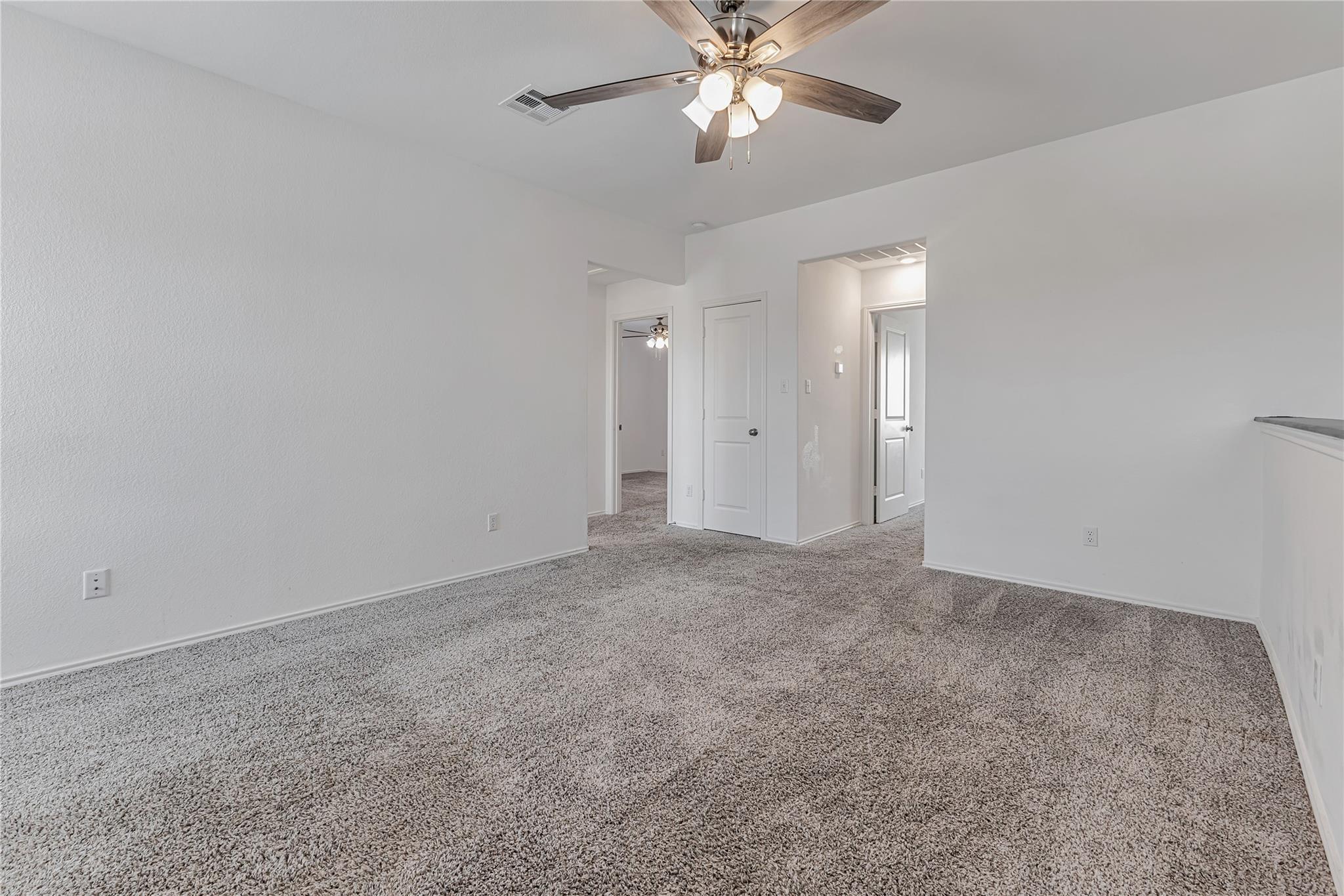 312 Bronco Billy Dr, Jarrell, TX 76537