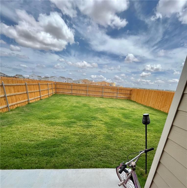 312 Bronco Billy Dr, Jarrell, TX 76537