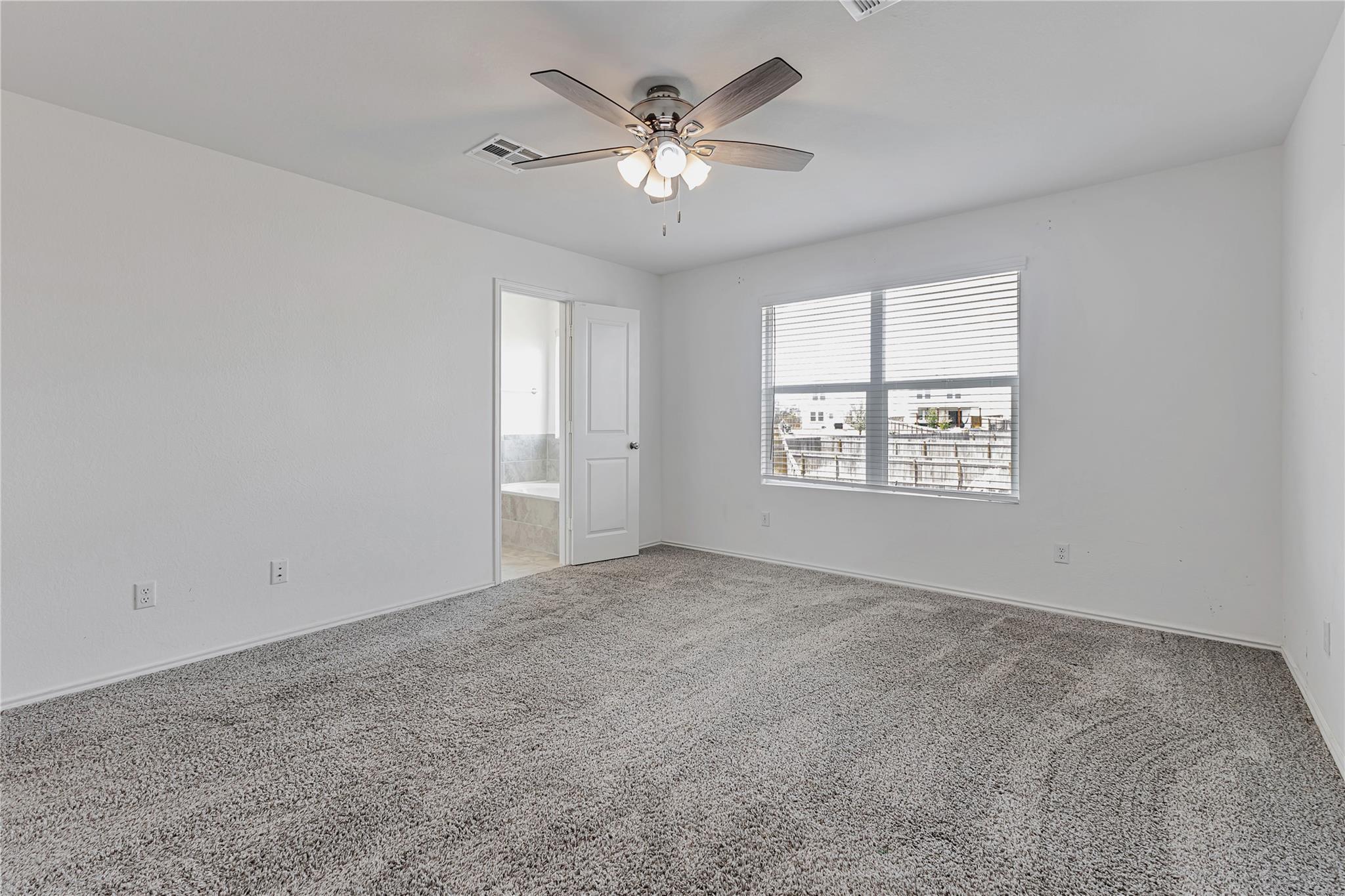 312 Bronco Billy Dr, Jarrell, TX 76537