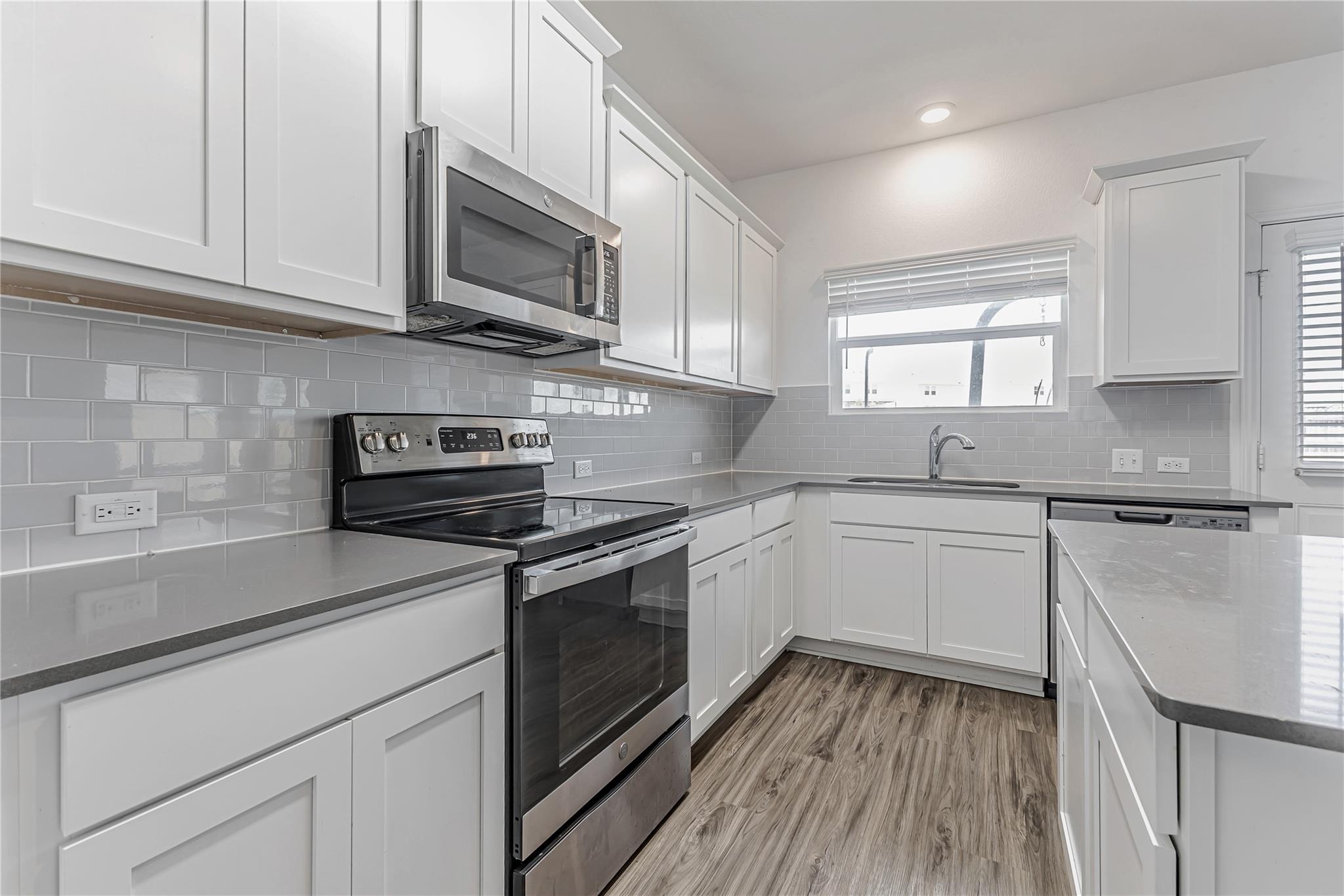 312 Bronco Billy Dr, Jarrell, TX 76537