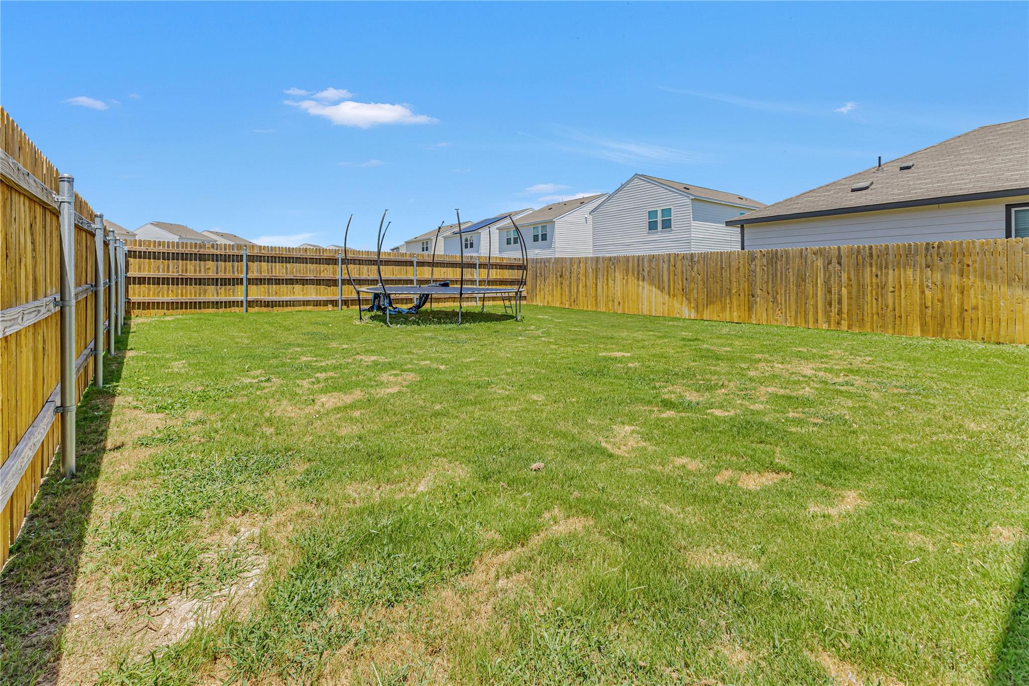 312 Bronco Billy Dr, Jarrell, TX 76537