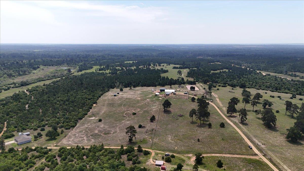935 Highway 21 E, Paige, TX 78602