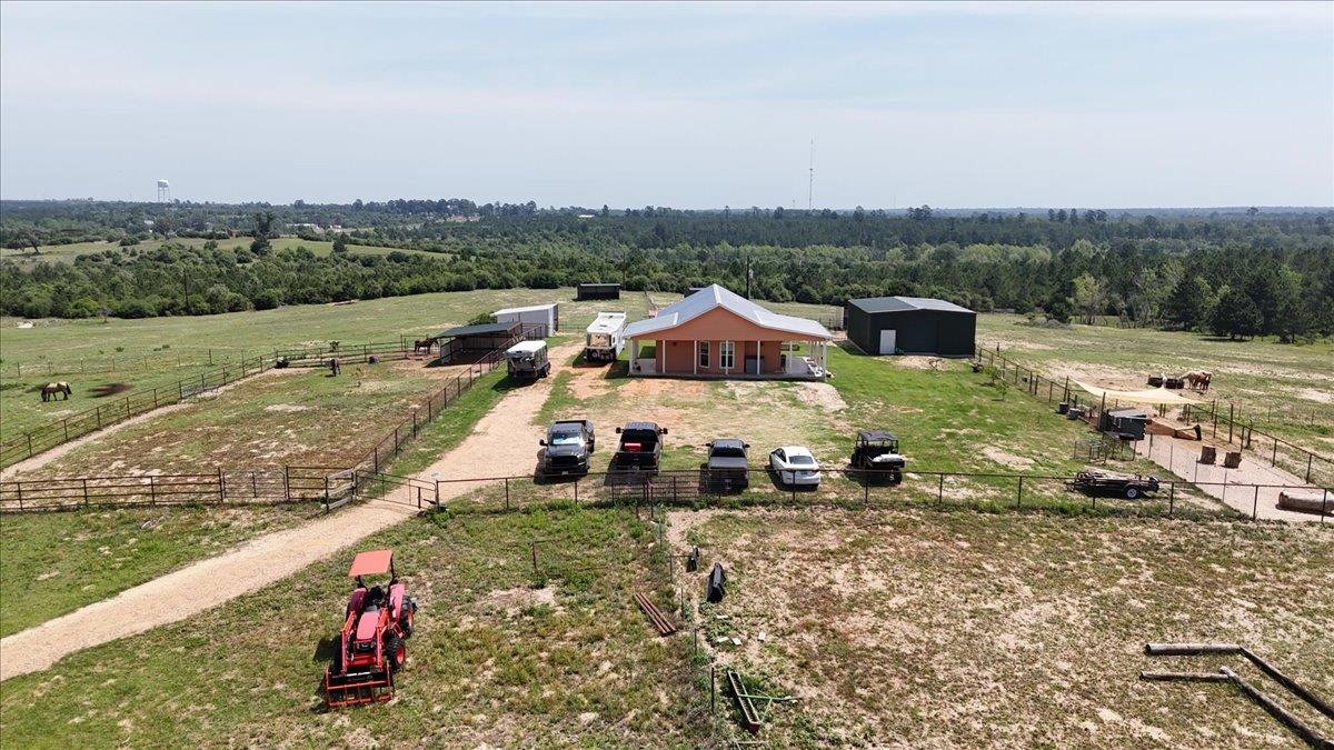935 Highway 21 E, Paige, TX 78602