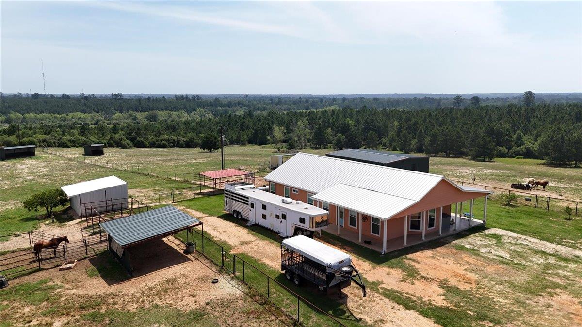 935 Highway 21 E, Paige, TX 78602