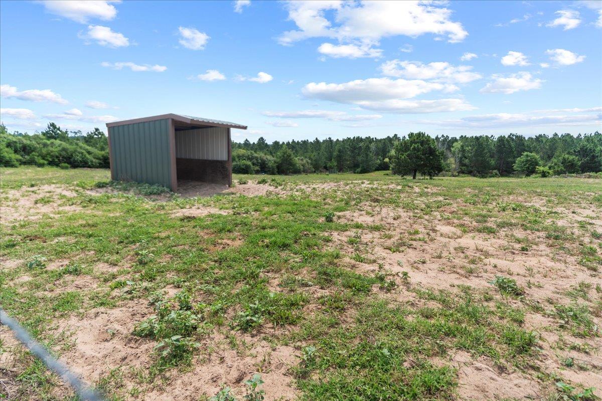 935 Highway 21 E, Paige, TX 78602