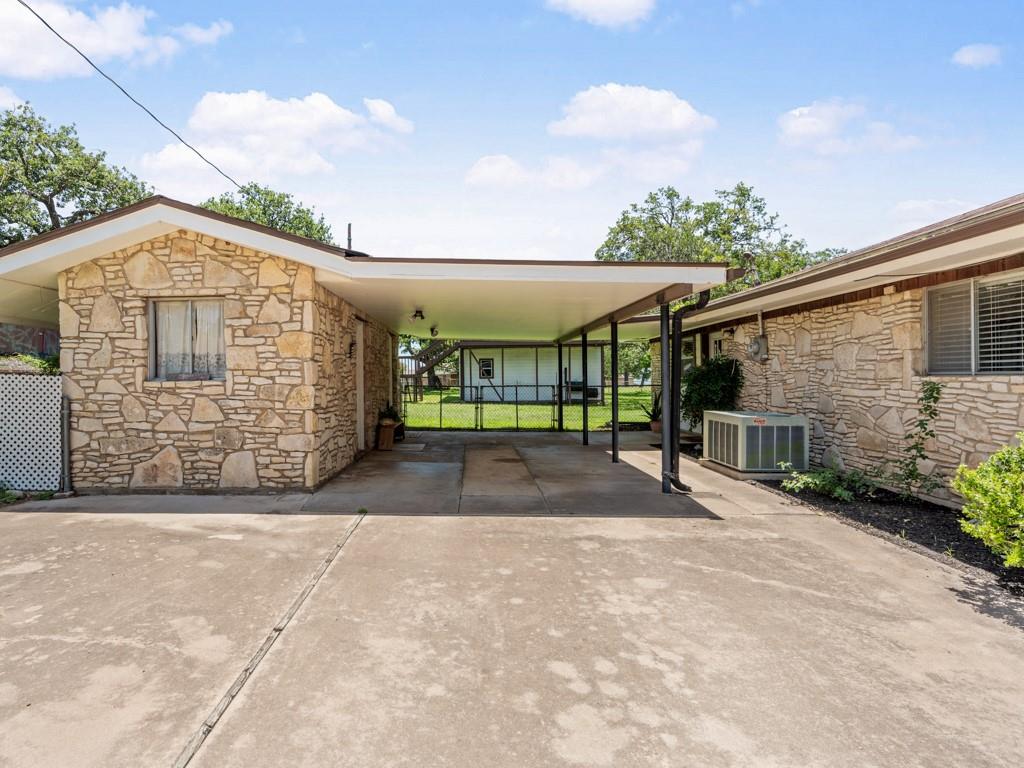 501 Willow St, Buchanan Dam, TX 78609