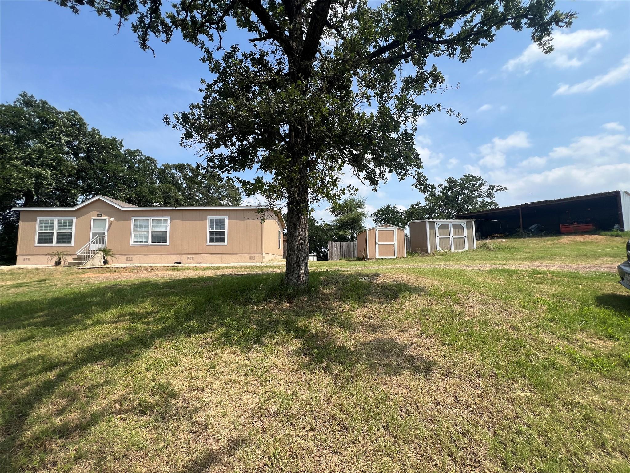 702 Paint Creek Rd, McDade, TX 78650