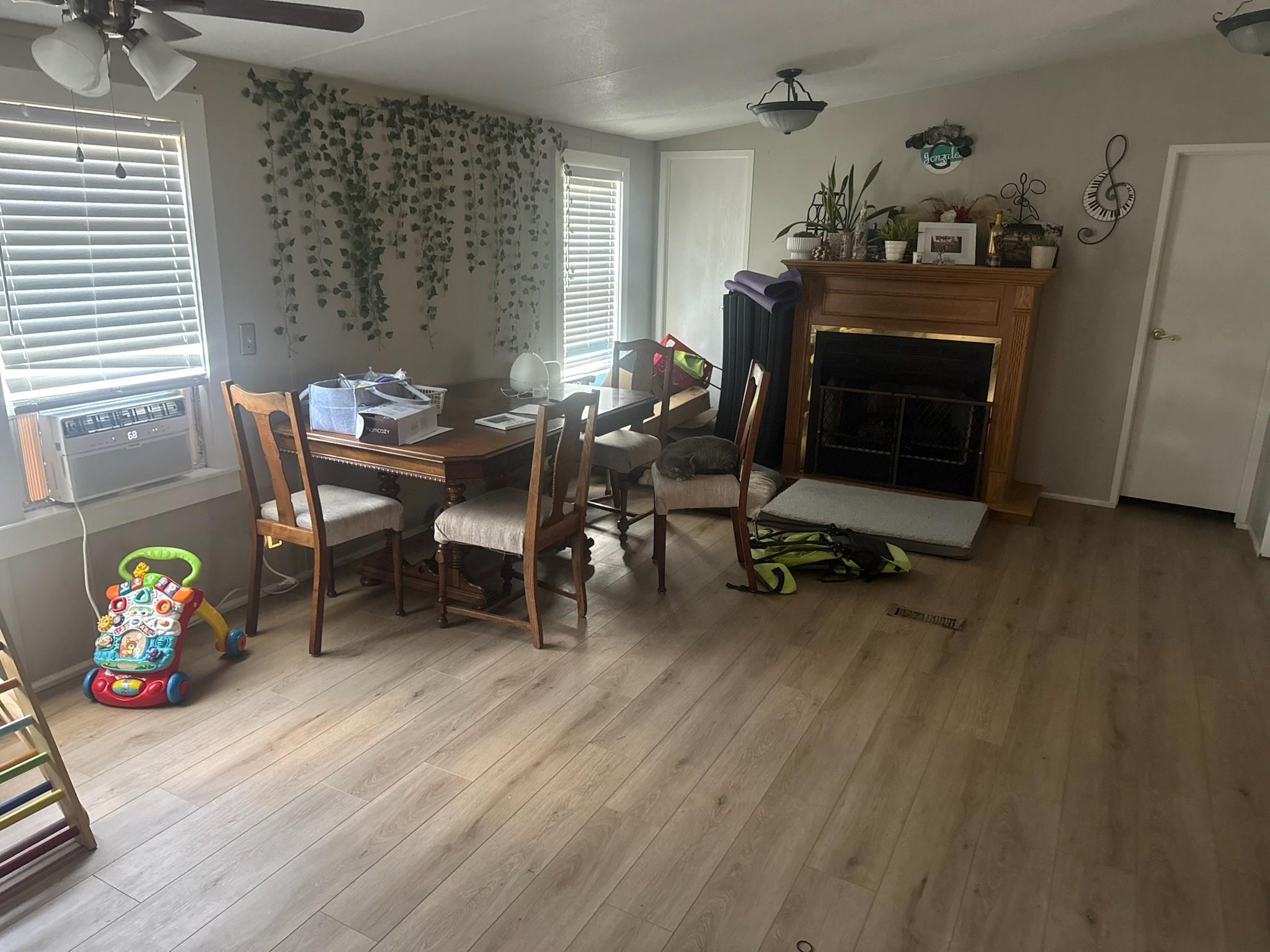 702 Paint Creek Rd, McDade, TX 78650