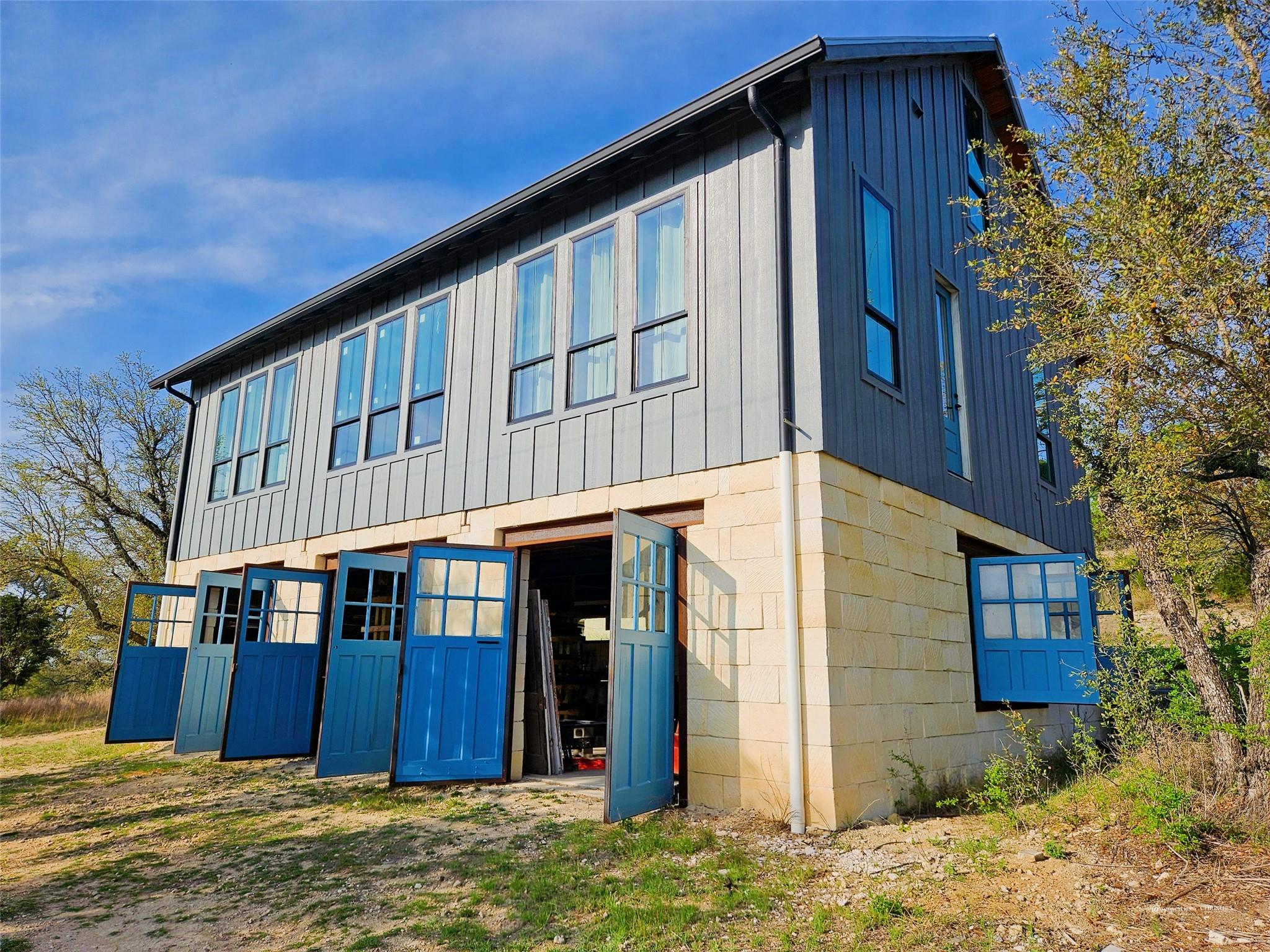 431 County Road 413, Spicewood, TX 78669