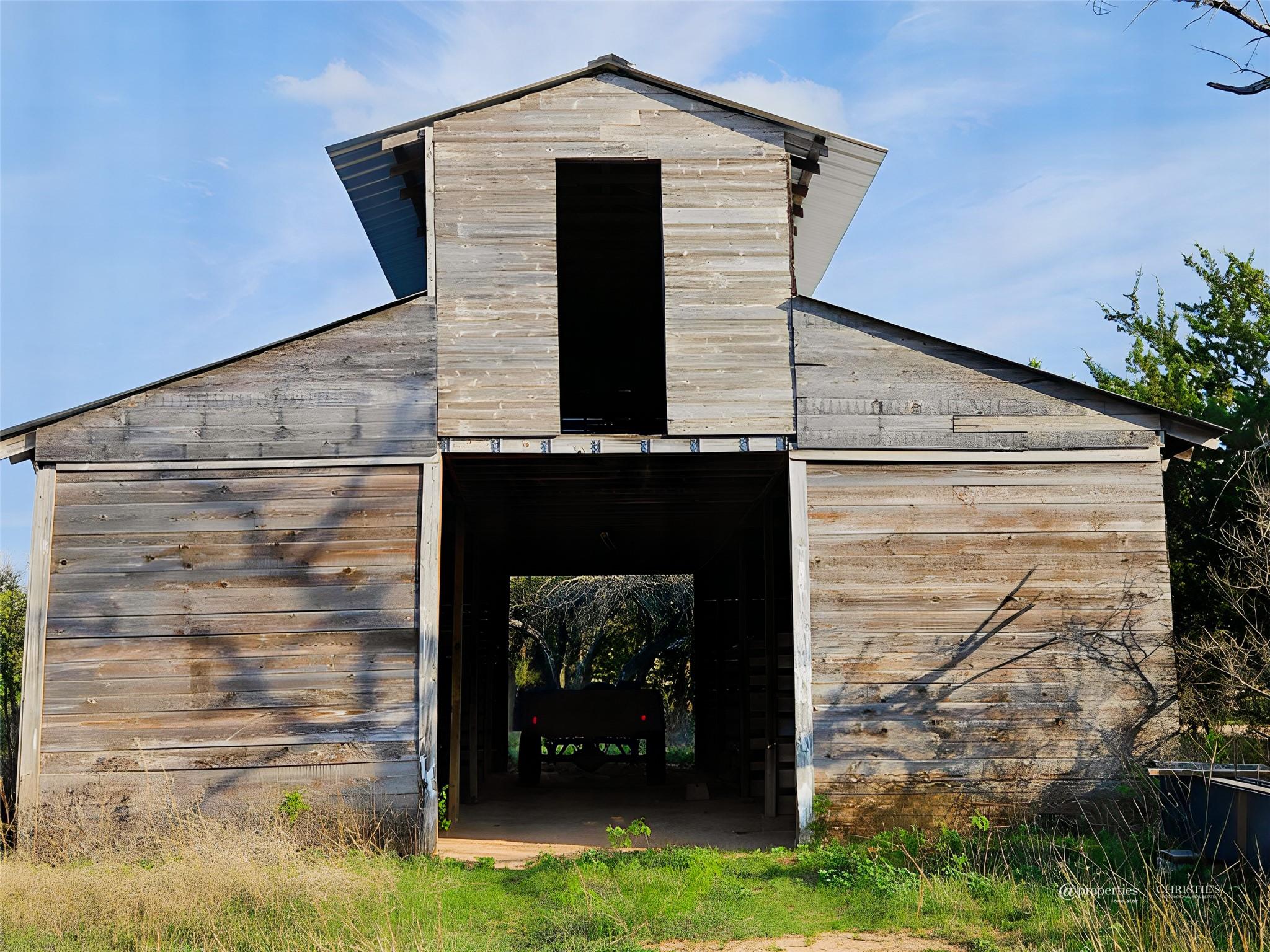 431 County Road 413, Spicewood, TX 78669
