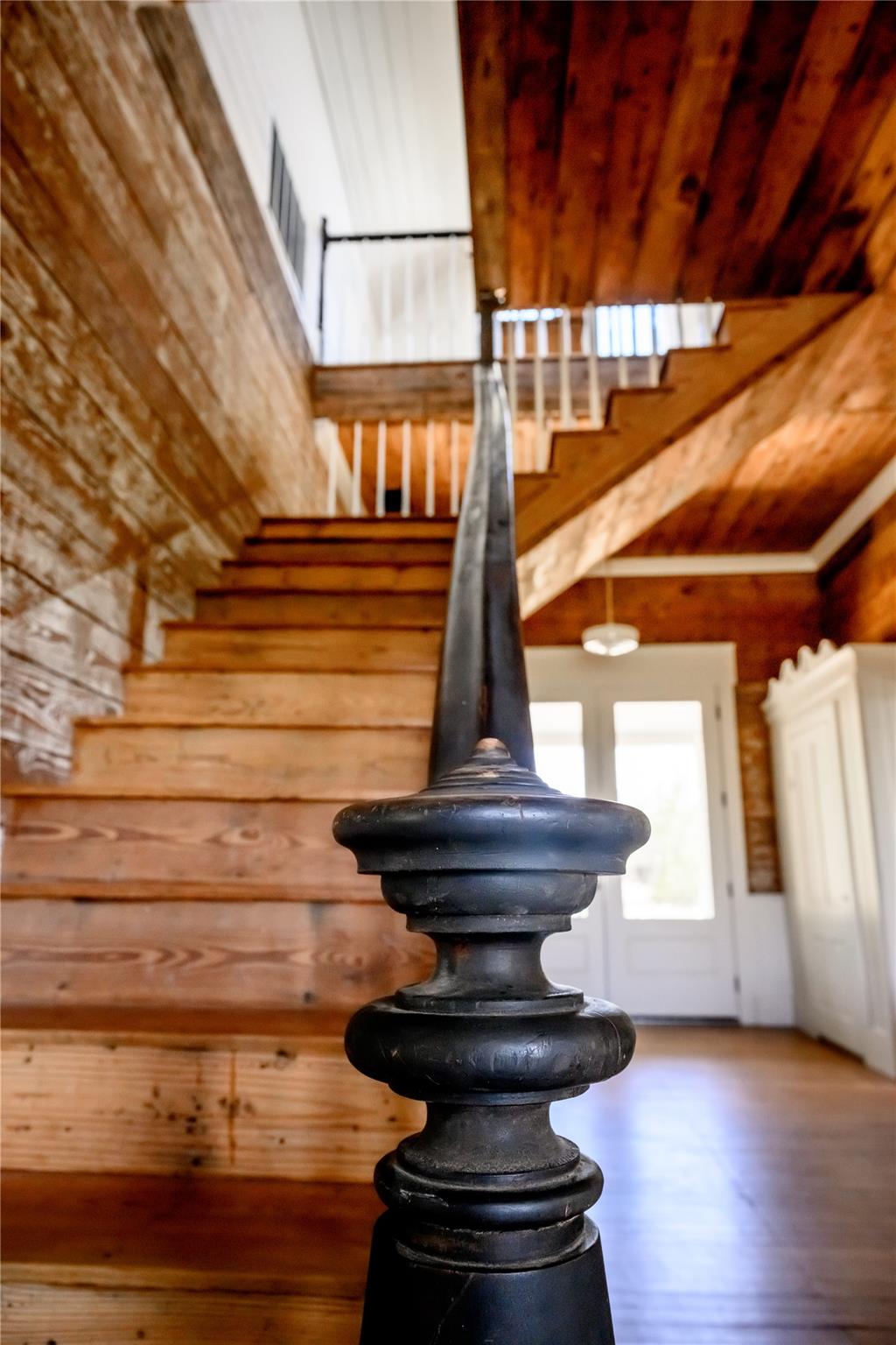 431 County Road 413, Spicewood, TX 78669
