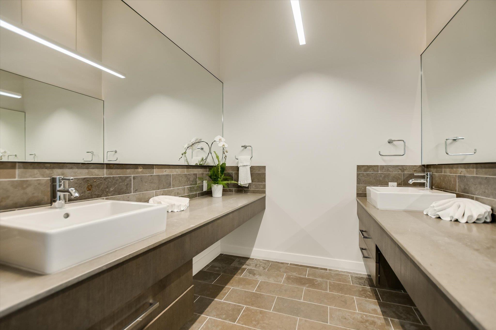 210 Lavaca St # 3603, Austin, TX 78701