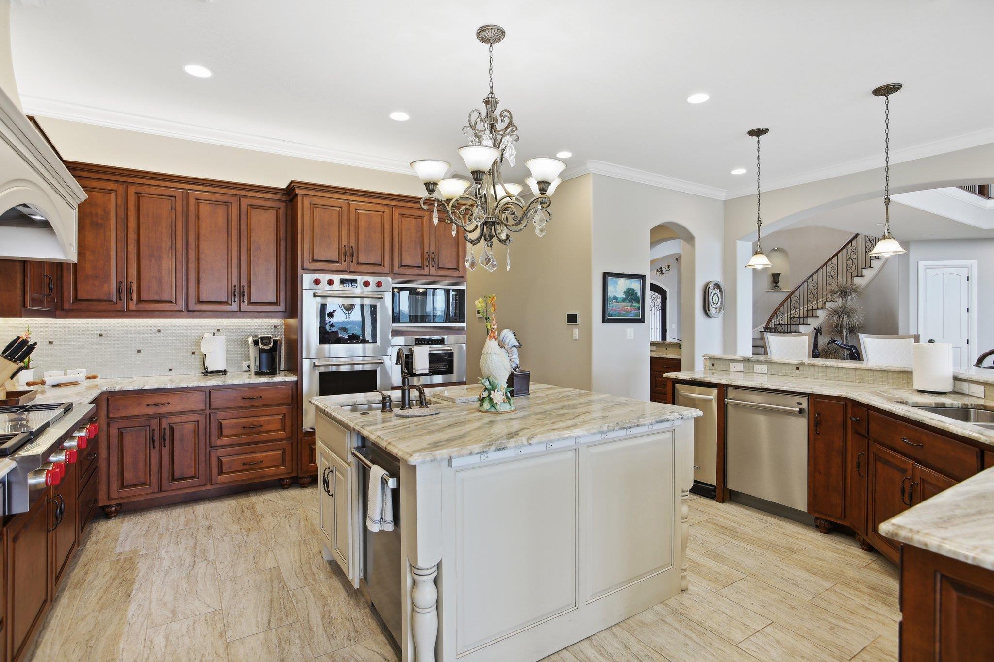 1353 Osprey Ridge Loop, Lago Vista, TX 78645