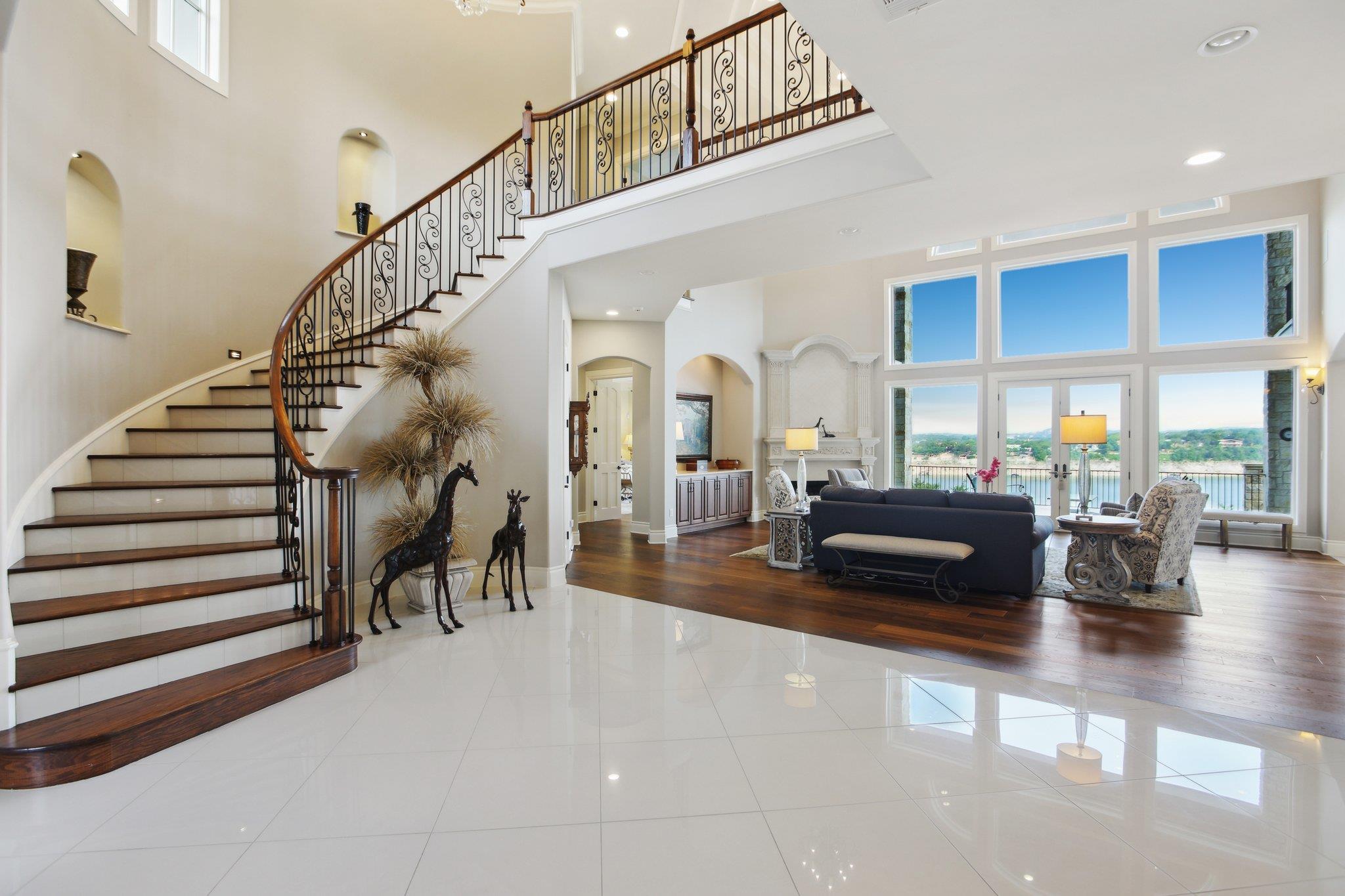 1353 Osprey Ridge Loop, Lago Vista, TX 78645